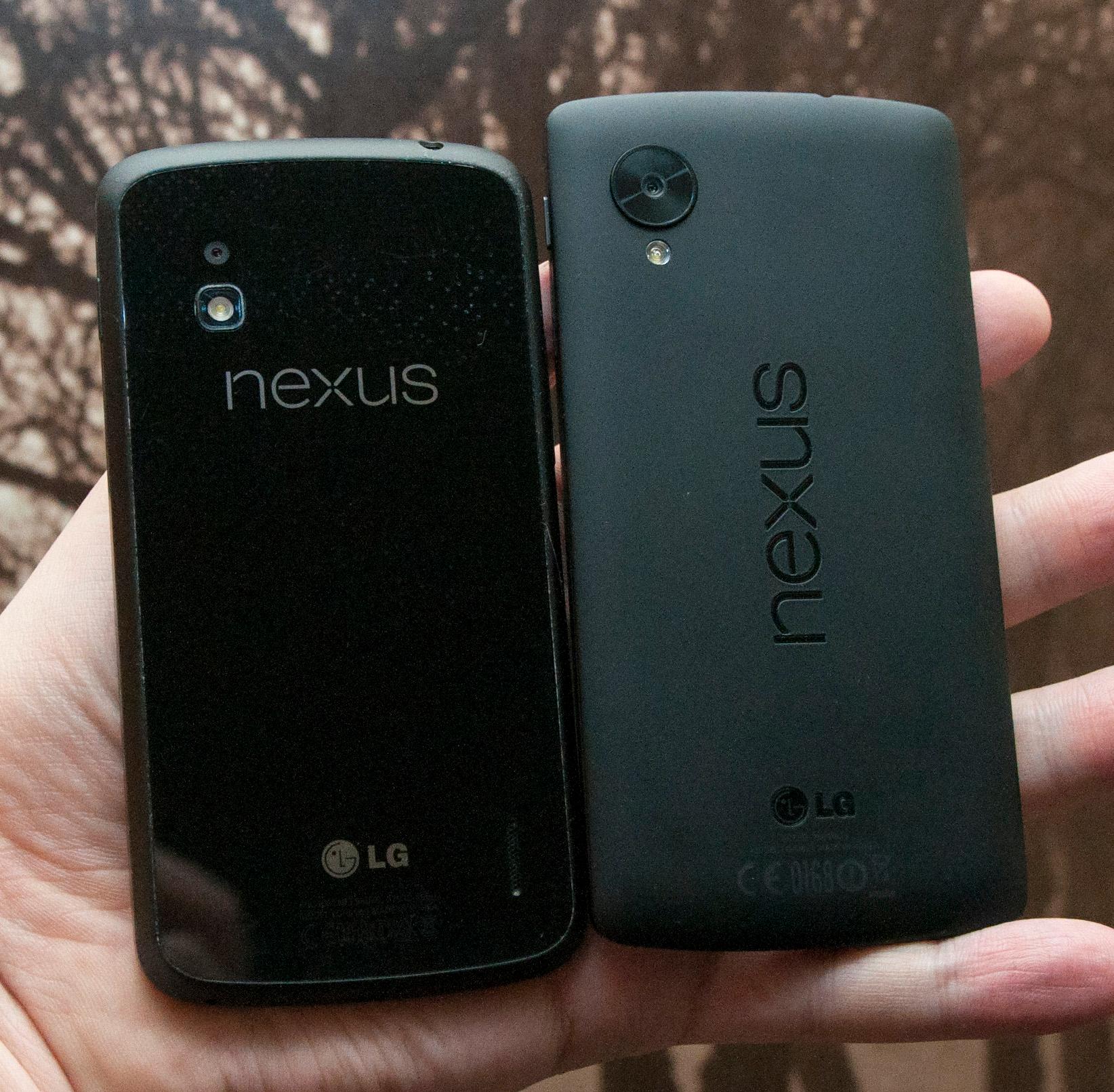 Baksiden på Nexus 5 er i plast. Det gjør den hakket mindre knuselig enn Nexus 4, som har bakside i glass.Foto: Finn Jarle Kvalheim, Amobil.no