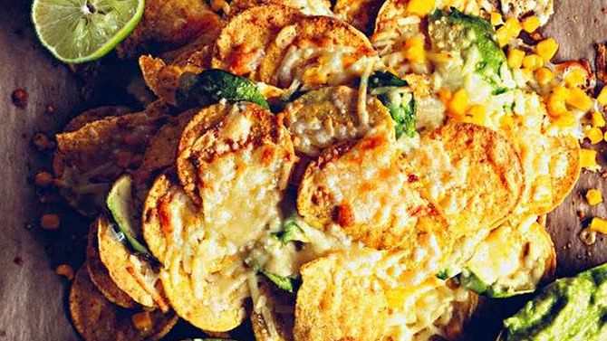 Tareq Taylor – nachos med ost, avokado och majs