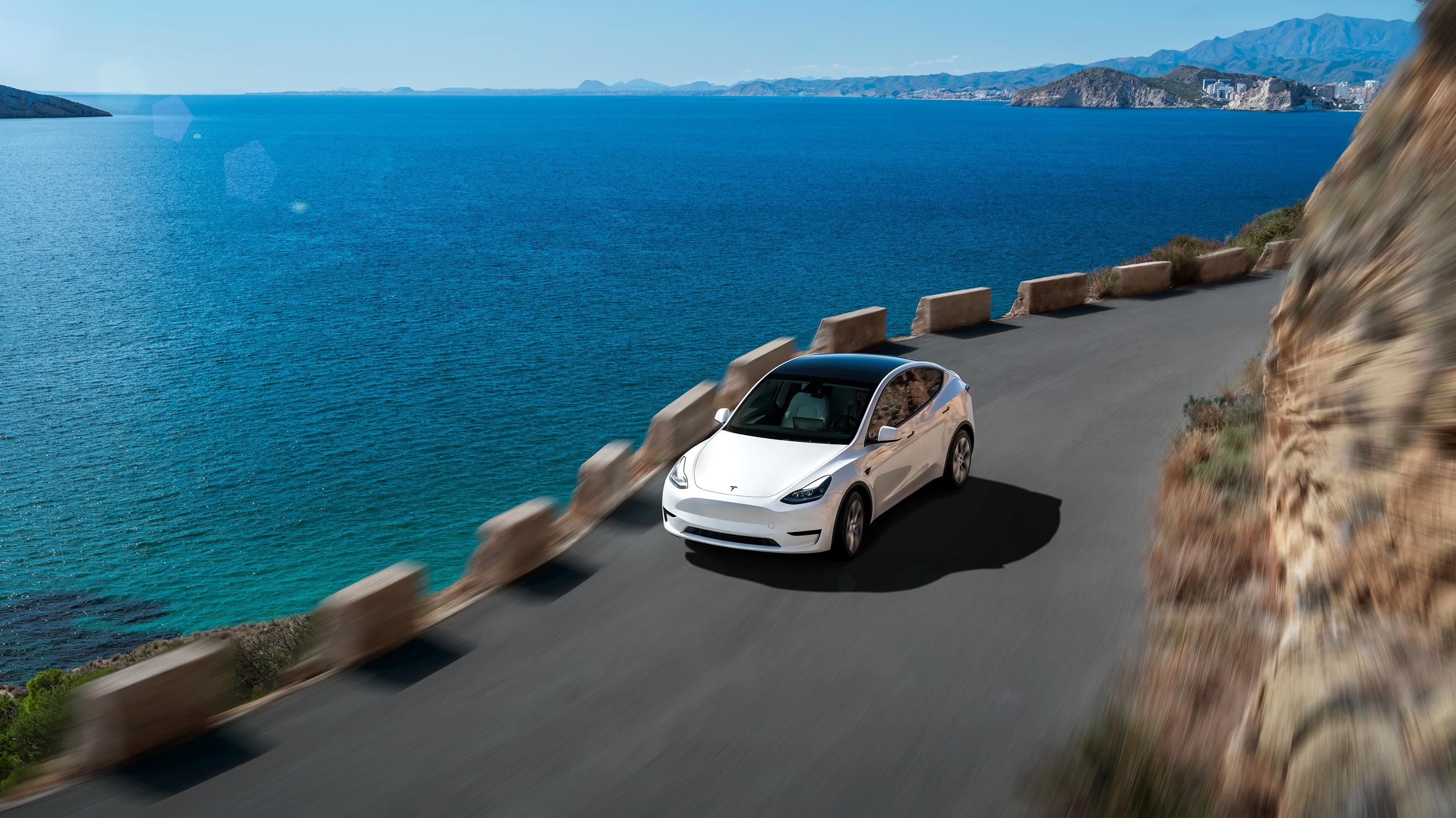 Tesla Model Y fås nå som Long Range Bakhjulsdrift. 