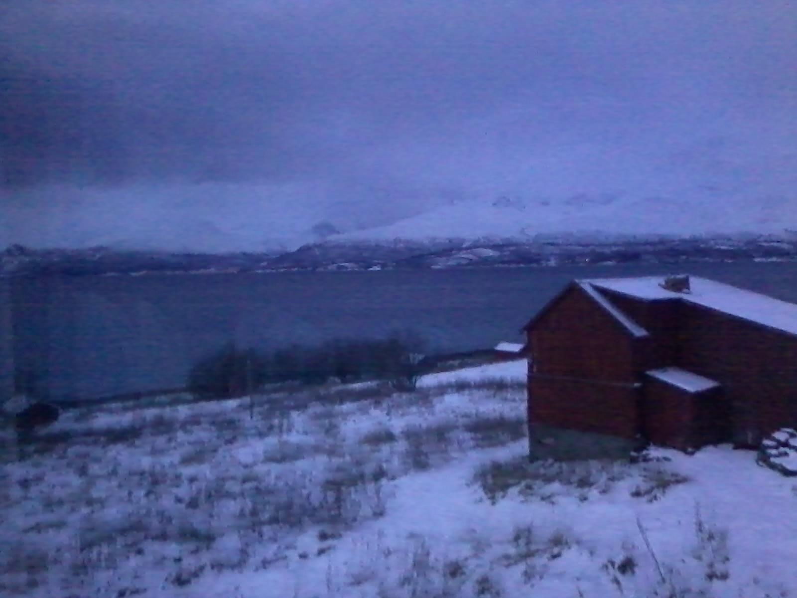Mørketiden i Nord-Norge er flott, men bildene av den fra Galaxy Ys kamera er ikke like flotte.