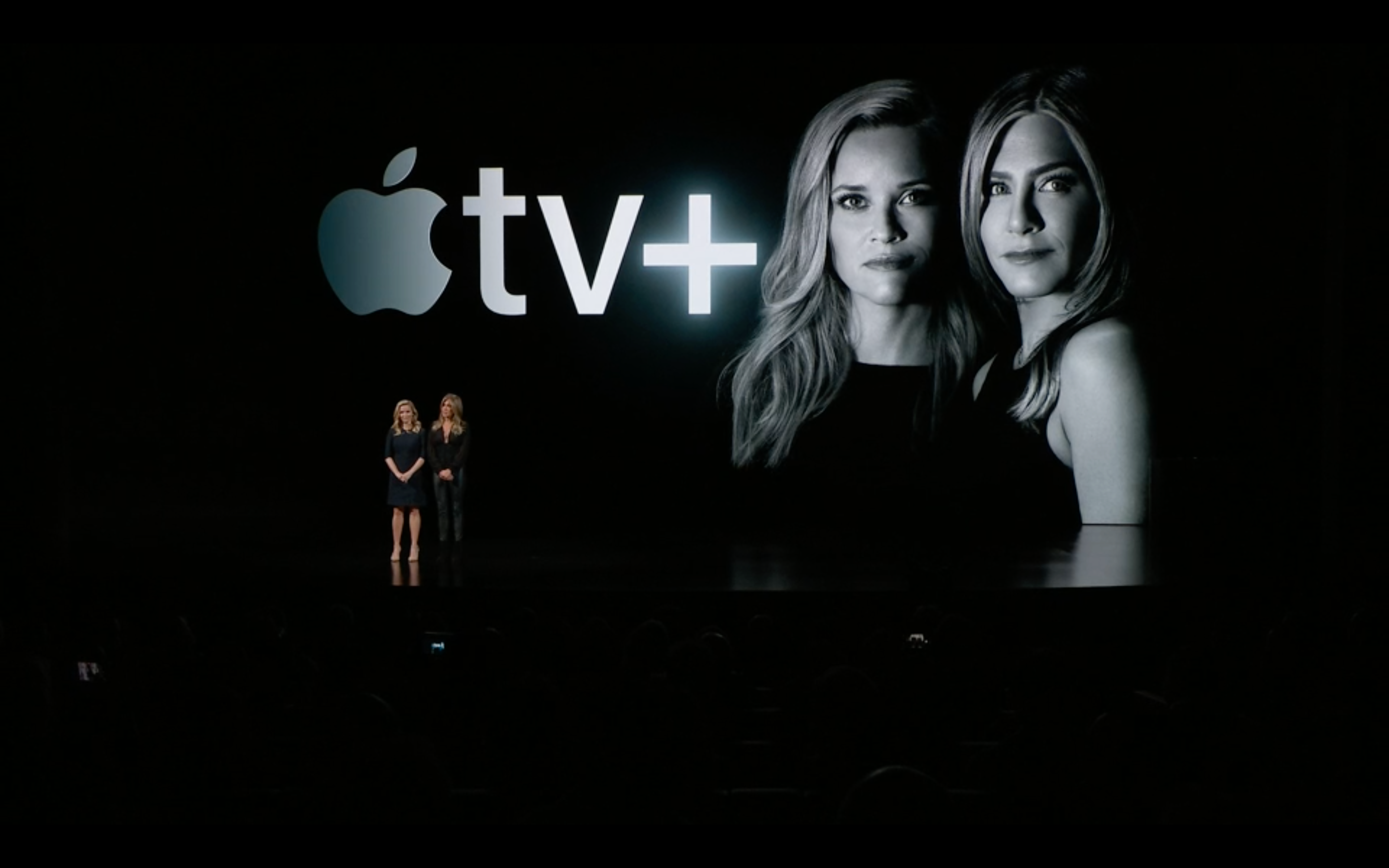 Jennifer Aniston og Reese Witherspoon varslet en ny egenprodusert serie for Apple TV+, kalt The Morning Show.