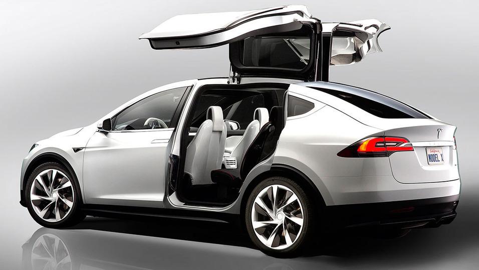 Nylig lanserte Tesla Model X er blant bilene som skal produseres på Gigafactory. Foto: Tesla Motors