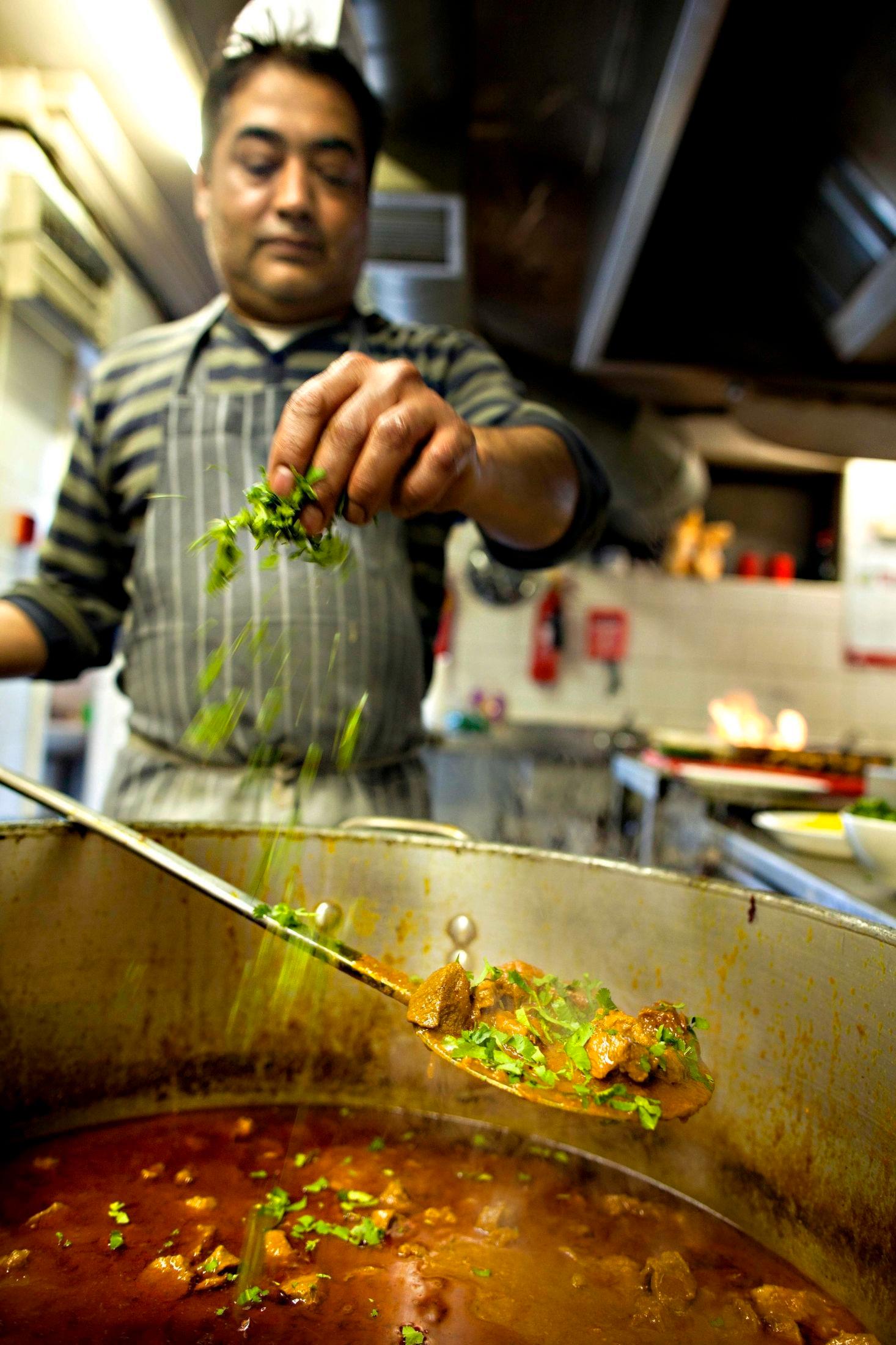 POPULÆR MAT: Curry har blitt en populær rett langt utover Thailand og Indias grenser, særlig engelskmennen har lagt sin elsk på curryen. Foto: Fredrik Solstad/VG.