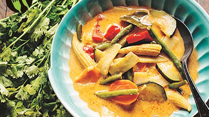 Kaeng phet – röd currygryta med grönsaker