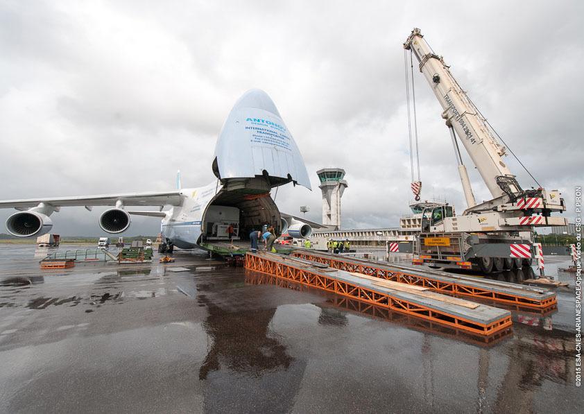 Thor ankom Frank Guyana med en Antonov. Foto: Telenor