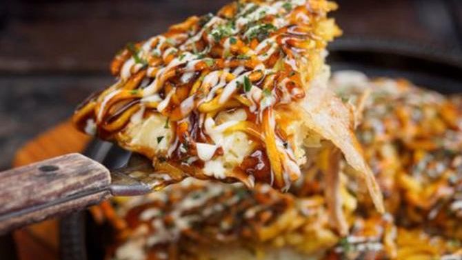 Okonomiyaki – japansk pannkaka med mycket smak
