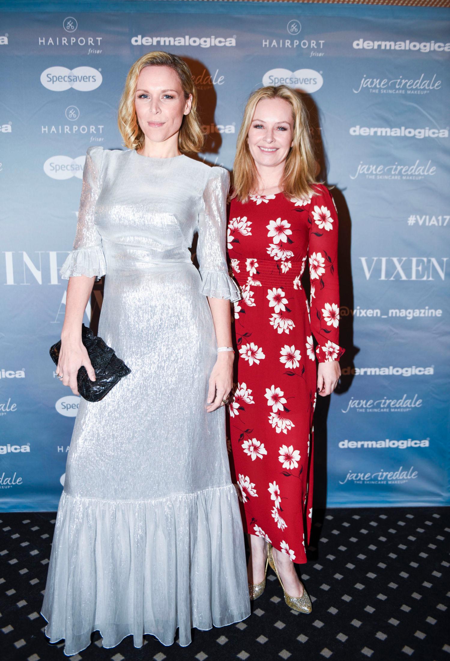 DUO: Vanessa Rudjord og Synnøve Skarbø er finalister med sin podcast, og ankom Grand i side kjoler begge to. Foto: Klaudia Lech/VG