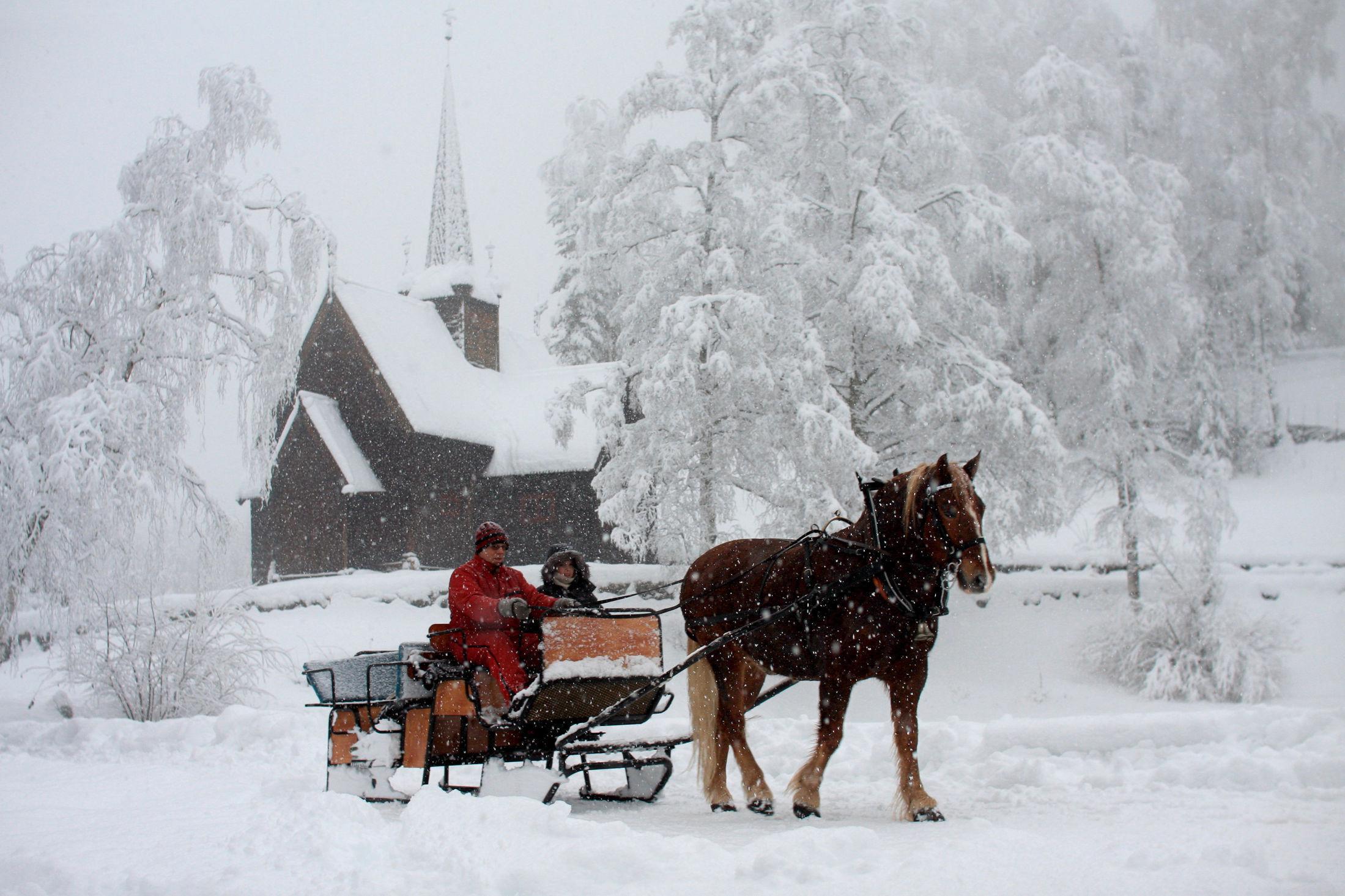 HVIT JUL: På Maihaugen kan du kjøre hest og slede - i hvit omgivelser hvis vinteren har levert. Foto: Jørgen Skaug/Maihaugen.
