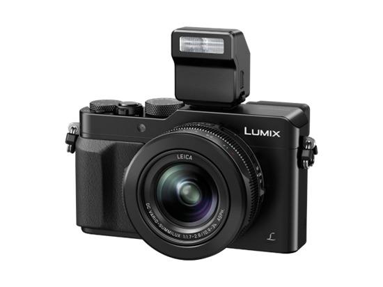 LX100 med tilhørende blits. Foto: Panasonic