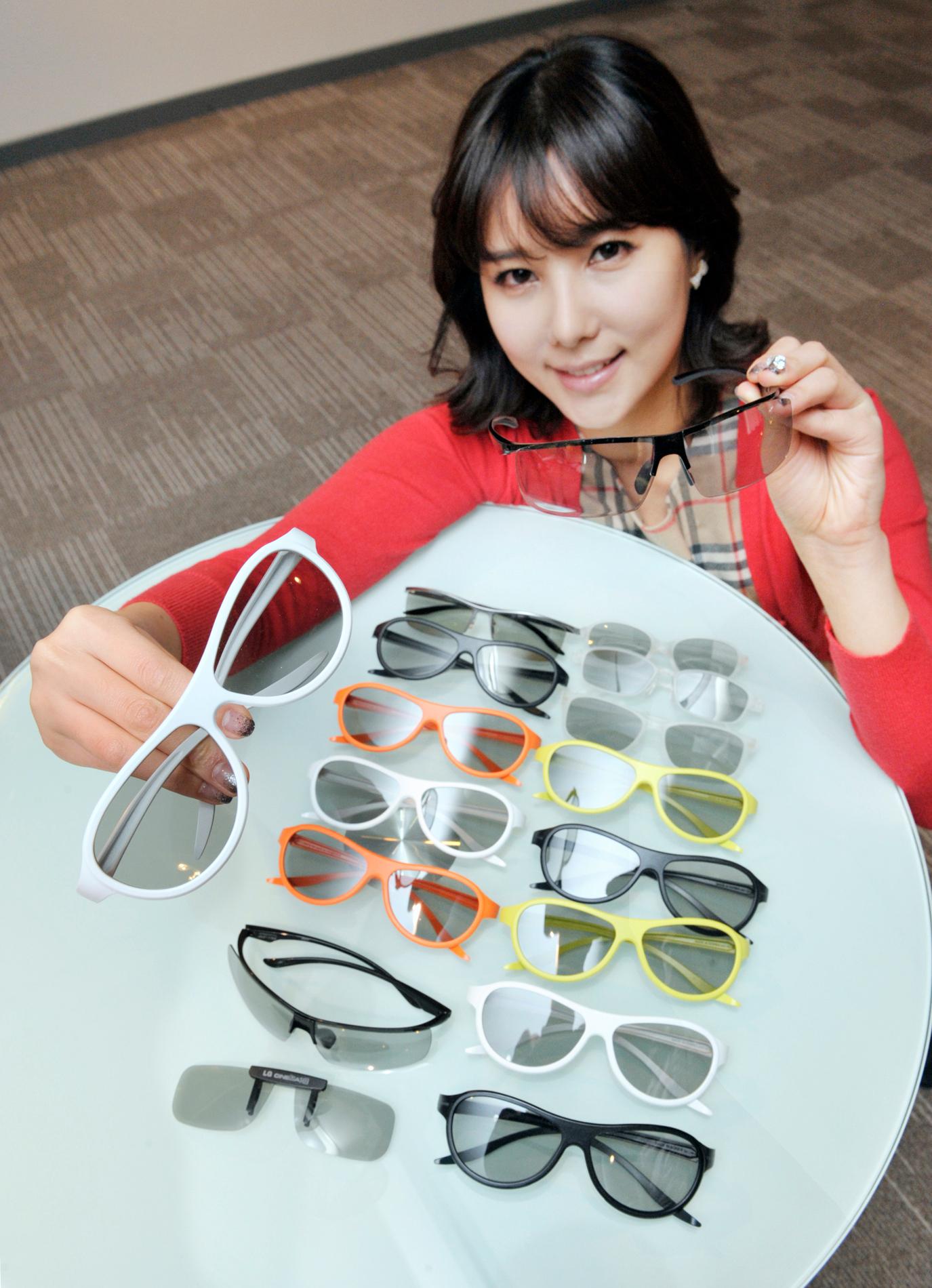 LG har samarbeidet med brilledesigneren Alain Mikli, og lanserer tre nye brillemodeller i 2012.