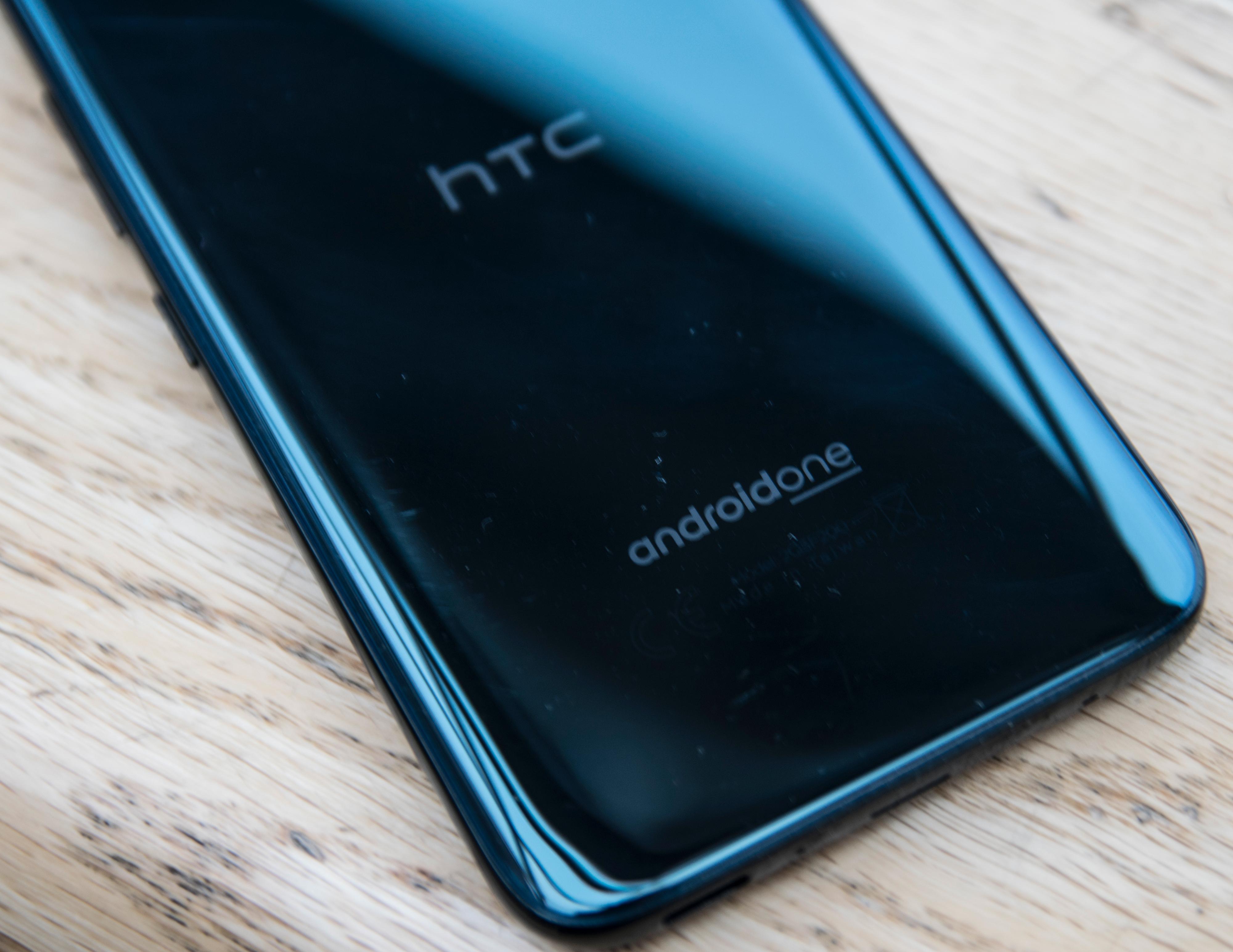 Android One betyr at denne telefonen nesten utelukkende kjører oppdatert programvare rett fra Google. Unntaket er noen små funksjonstillegg HTC har lagt inn.