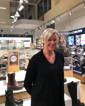FOREBYGG: Daglig leder ved Skoringen Grensen, Inger Gulliksen, mener at man bør rense og imprignere skoene en gang i uken. 