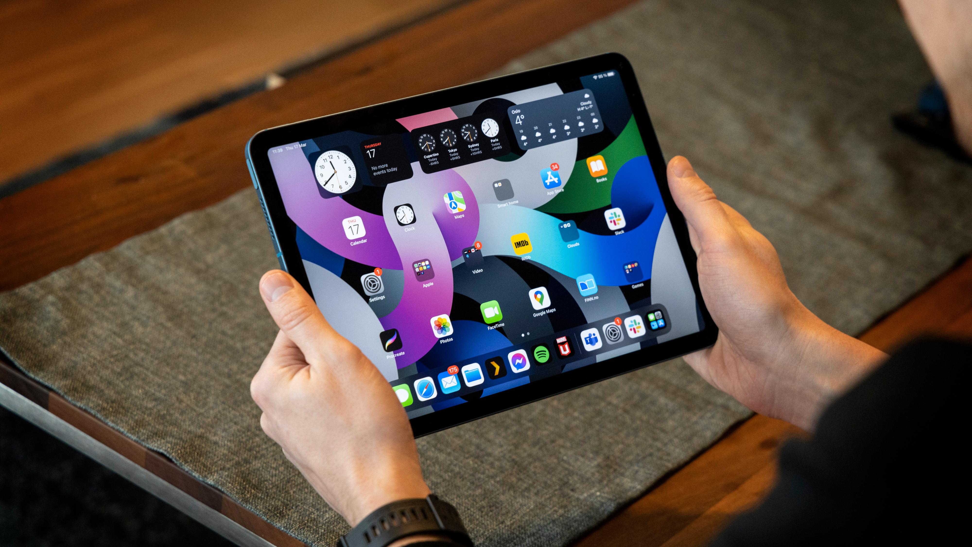 Apples iPad Air har blitt ganske lik iPad Pro, både utvendig og innvendig. 