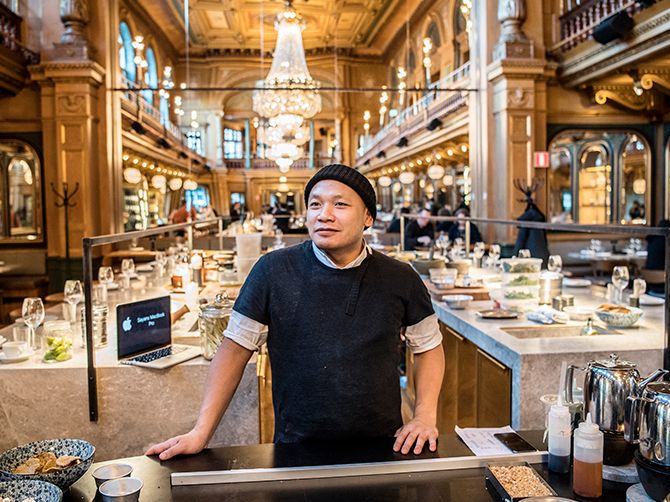 NYSTART. Efter framgångarna med esperanto – en av Sveriges absolut bästa restauranger har Sayan Eriksson valt att gå tillbaka till rötterna. På den nya restaurangen Isaan är det fokus på hållbarhet och thailändska rätter som gäller.