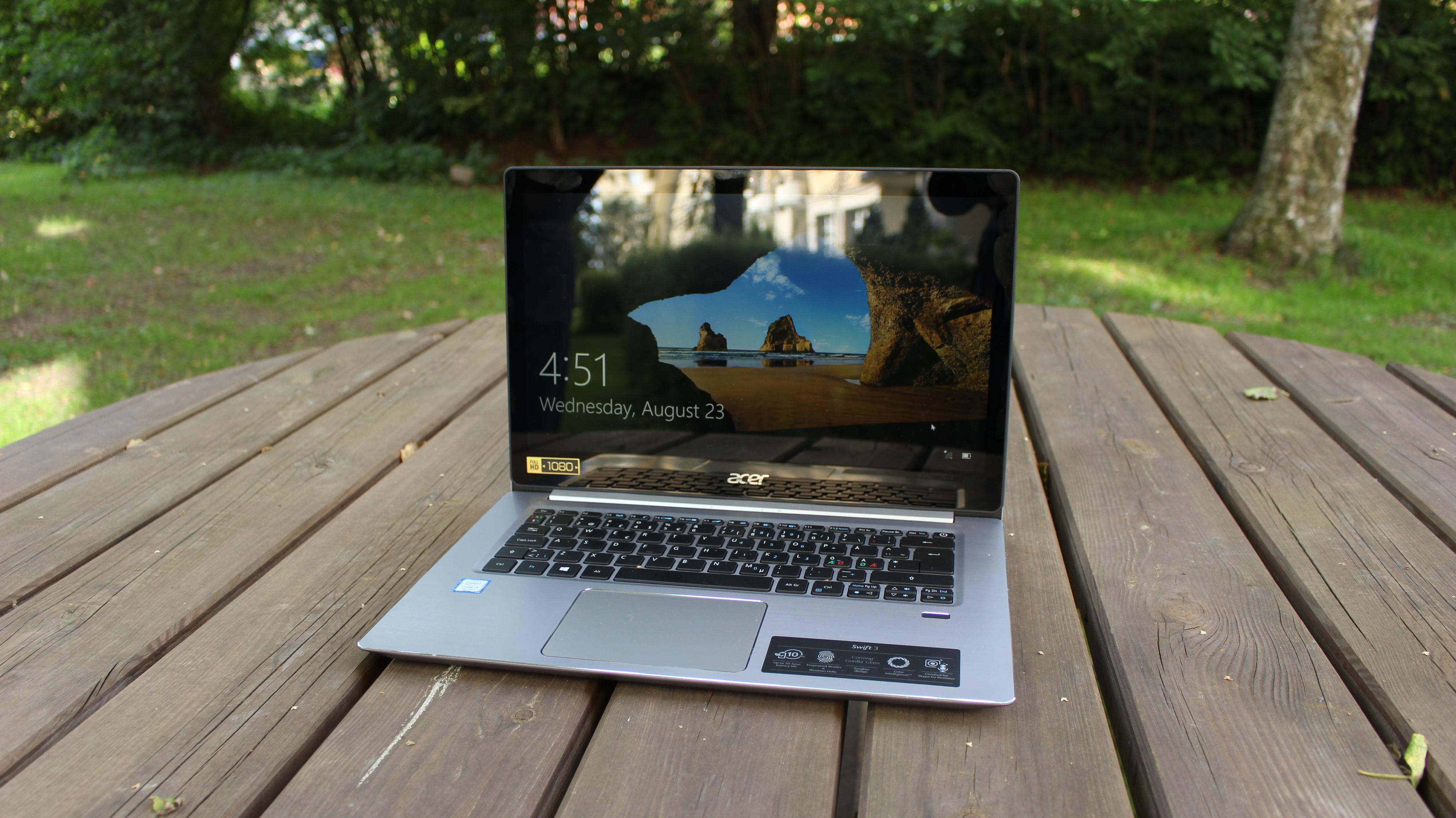 Acer Swift S314 har lekkert design – dog en litt i overkant refleksiv skjerm.