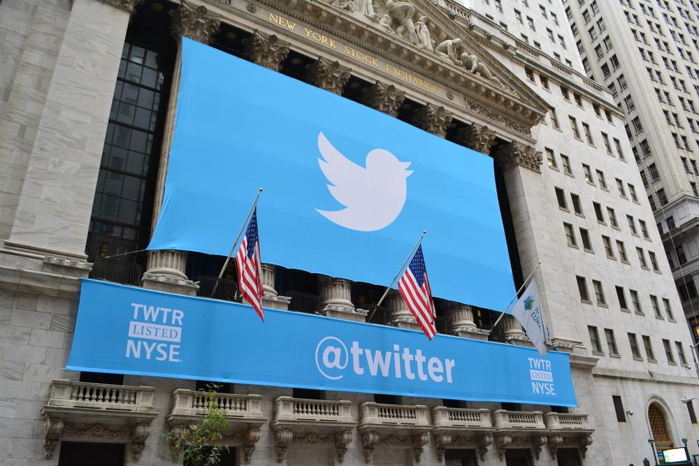 Twitter er nå verdt 34,5 milliarder dollar på børsen, men Google har råd. Foto: Christopher Penler/Shutterstock.com