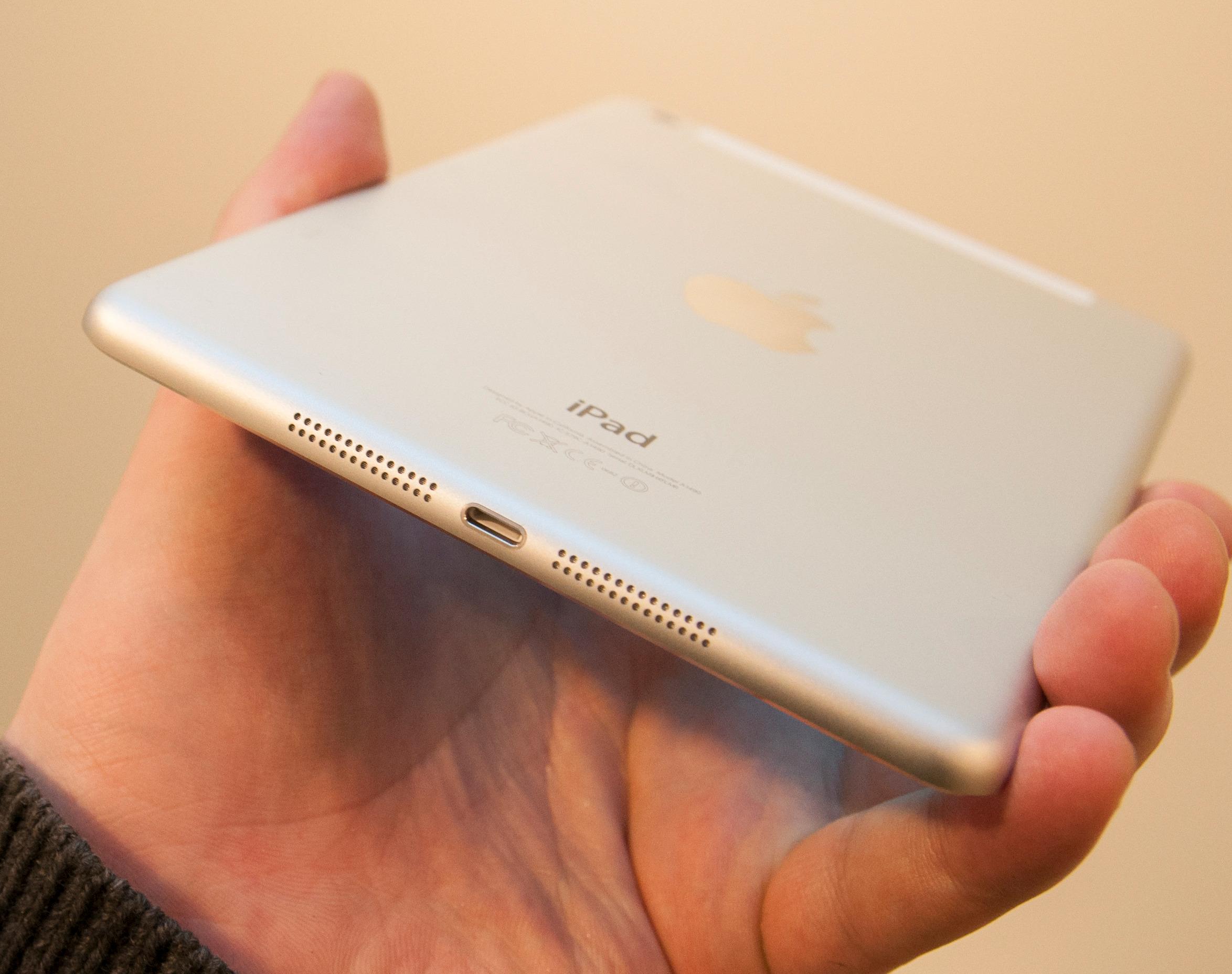 Slik ser Apples iPad Mini ut fra bunnen.Foto: Finn Jarle Kvalheim, Tek.no