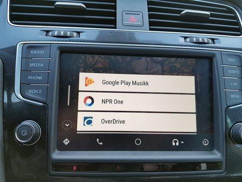 Android Auto kan være en nyttig tjeneste i bilen, spesielt med god stemmestyring.