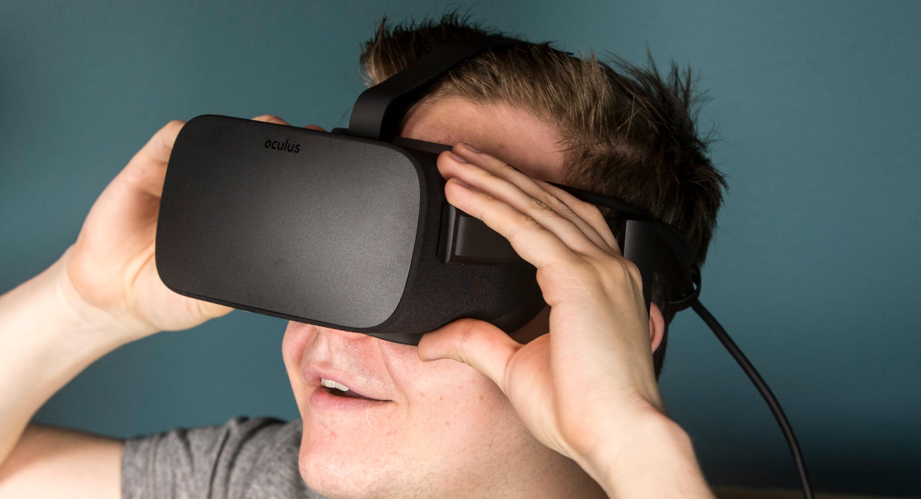 VR-briller er kult, men kan fort gjøre deg kvalm. Dette er Oculus Rift.