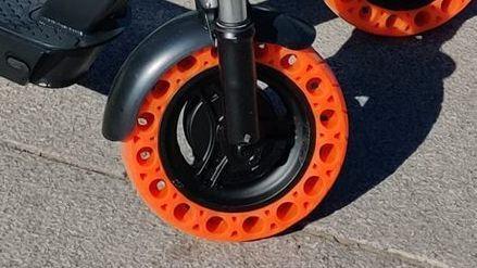 Hjulene på Flash-sparkesyklene er luftløse, og skal være betydelig større enn konkurrentenes.