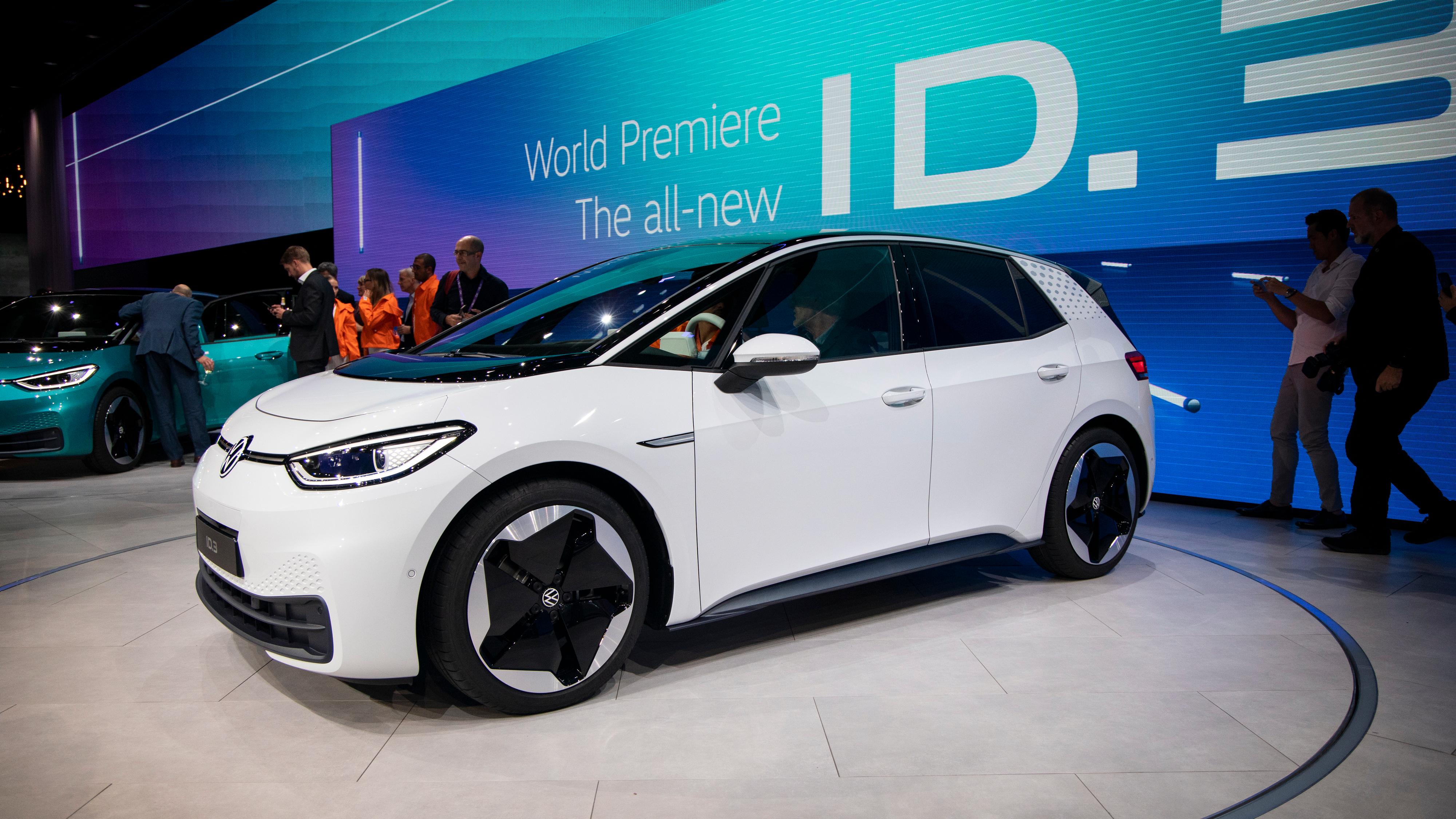 Volkswagen ID.3 vil en av sommermånedene i 2020 muligens kunne utfordre leveringsrekorden til Tesla fra mars i år, som er på 5.315 biler i løpet av en måned.