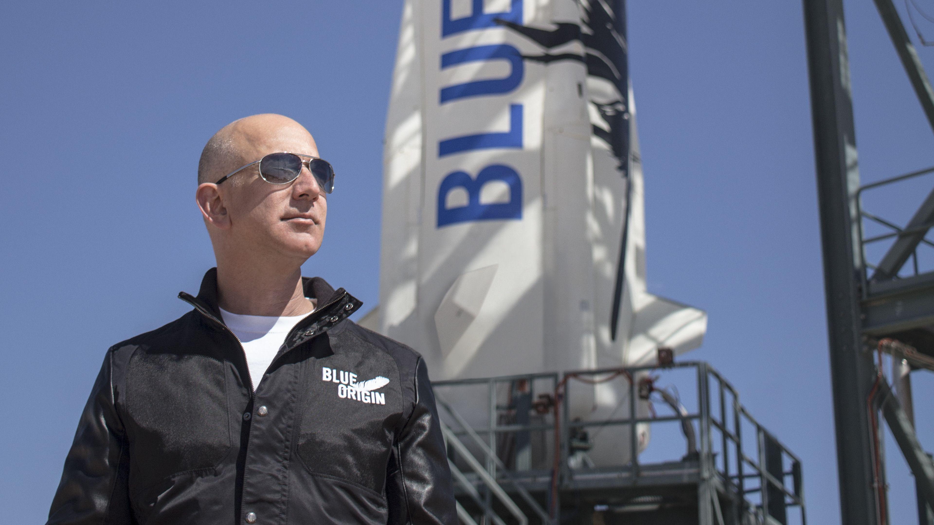 Amazon-sjef Jeff Bezos’ selskap Blue Origin vil gjerne ha kontrakten om å bygge landingsfartøyet til en kommende måneferd. 