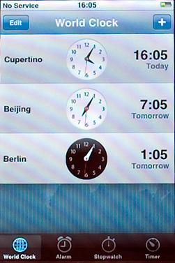 Verdensklokken kan vise et visst antall klokkeslett, med utvalg av alle verdens større hovedsteder og tidssoner.