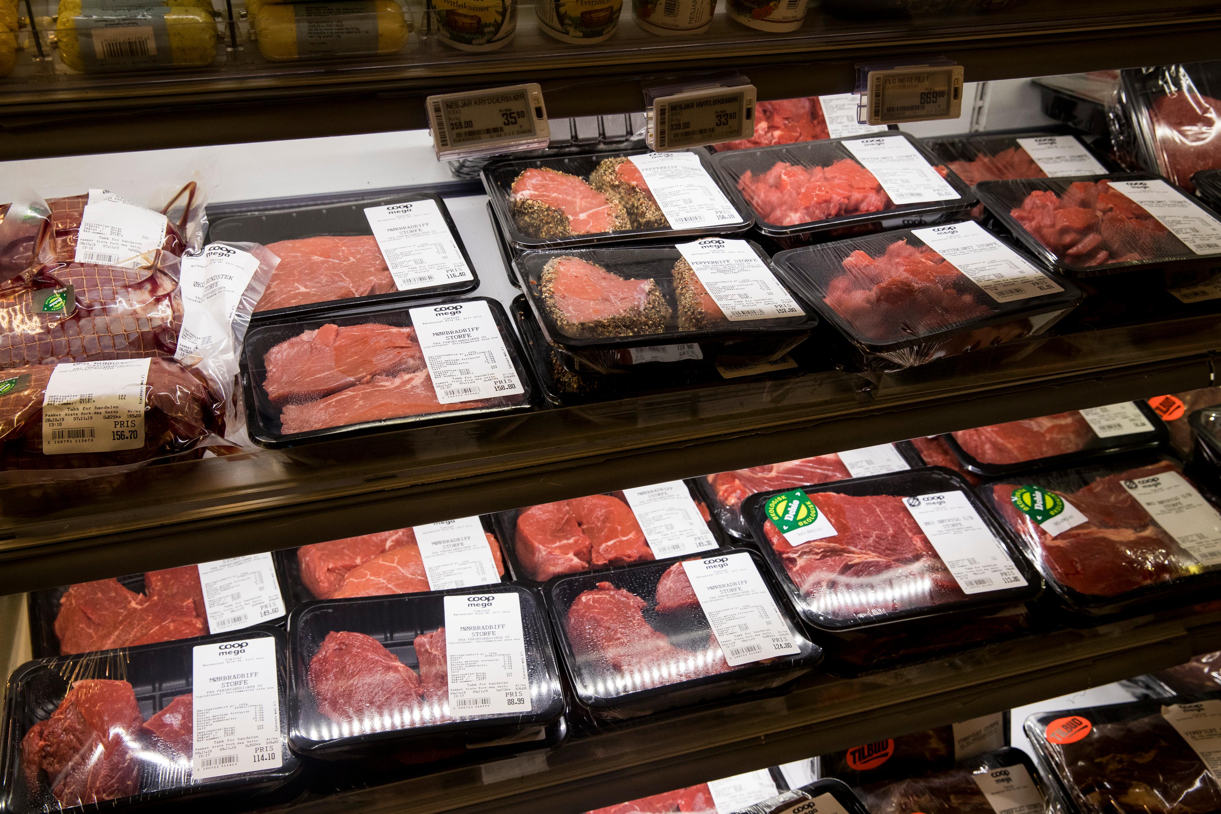 «LOOKS LIKE MEAT’S BACK ON THE MENU, BOYS»: Rødt kjøtt, inkludert svinekjøtt, sto for 76 prosent av kjøttinntaket til nordmenn i fjor.