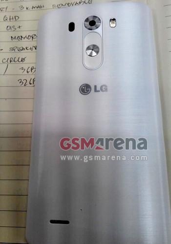 LG har fortsatt plassert tastene på baksiden av telefonen. Det er ingen fysiske taster, eller snarveier, andre steder på telefonen.Foto: Gsmarena.com