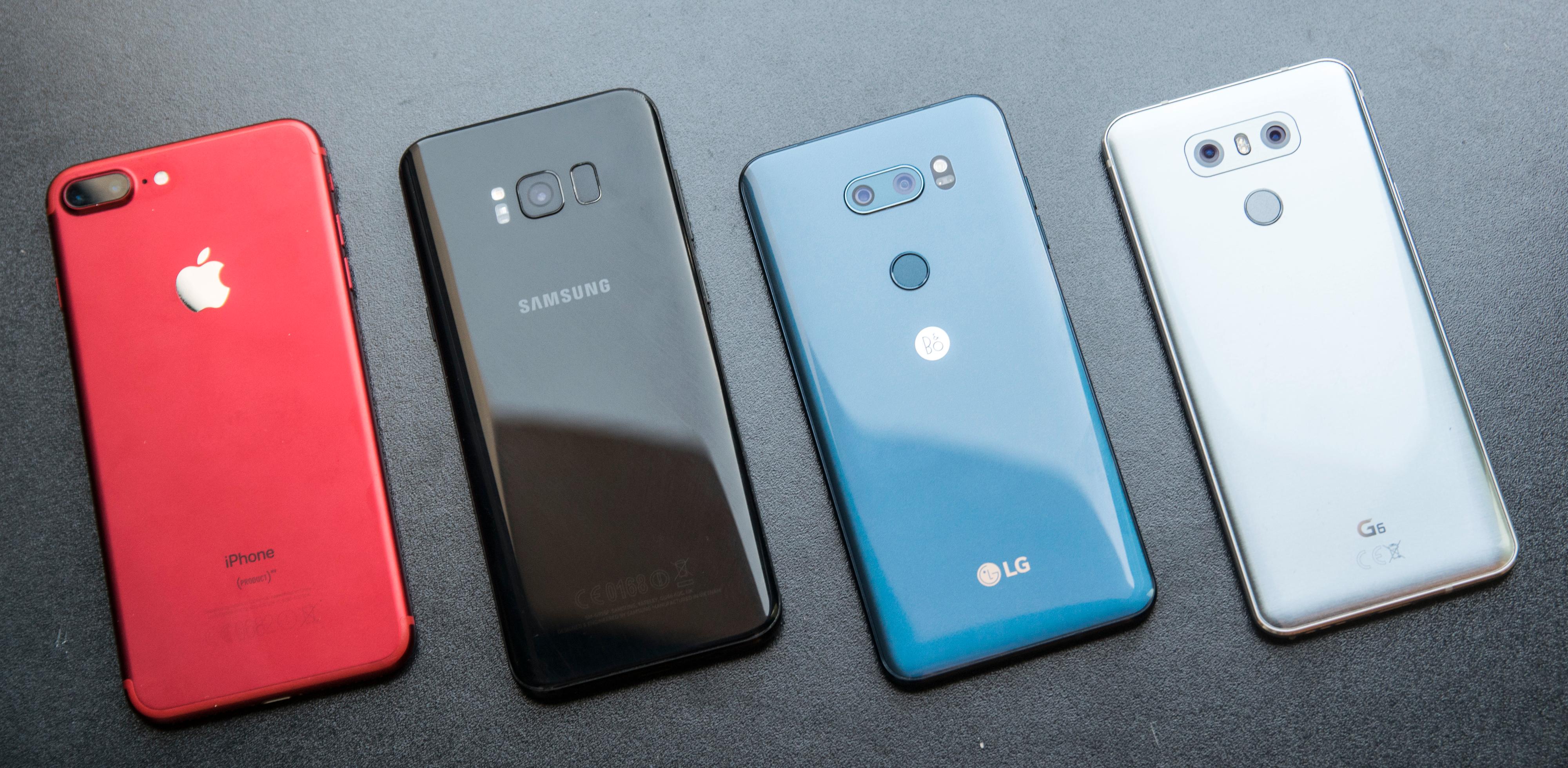 V30 er stor, men ikke diger. Fra venstre: Apple iPhone 7 Plus, Samsung Galaxy S8, LG V30, LG G6.