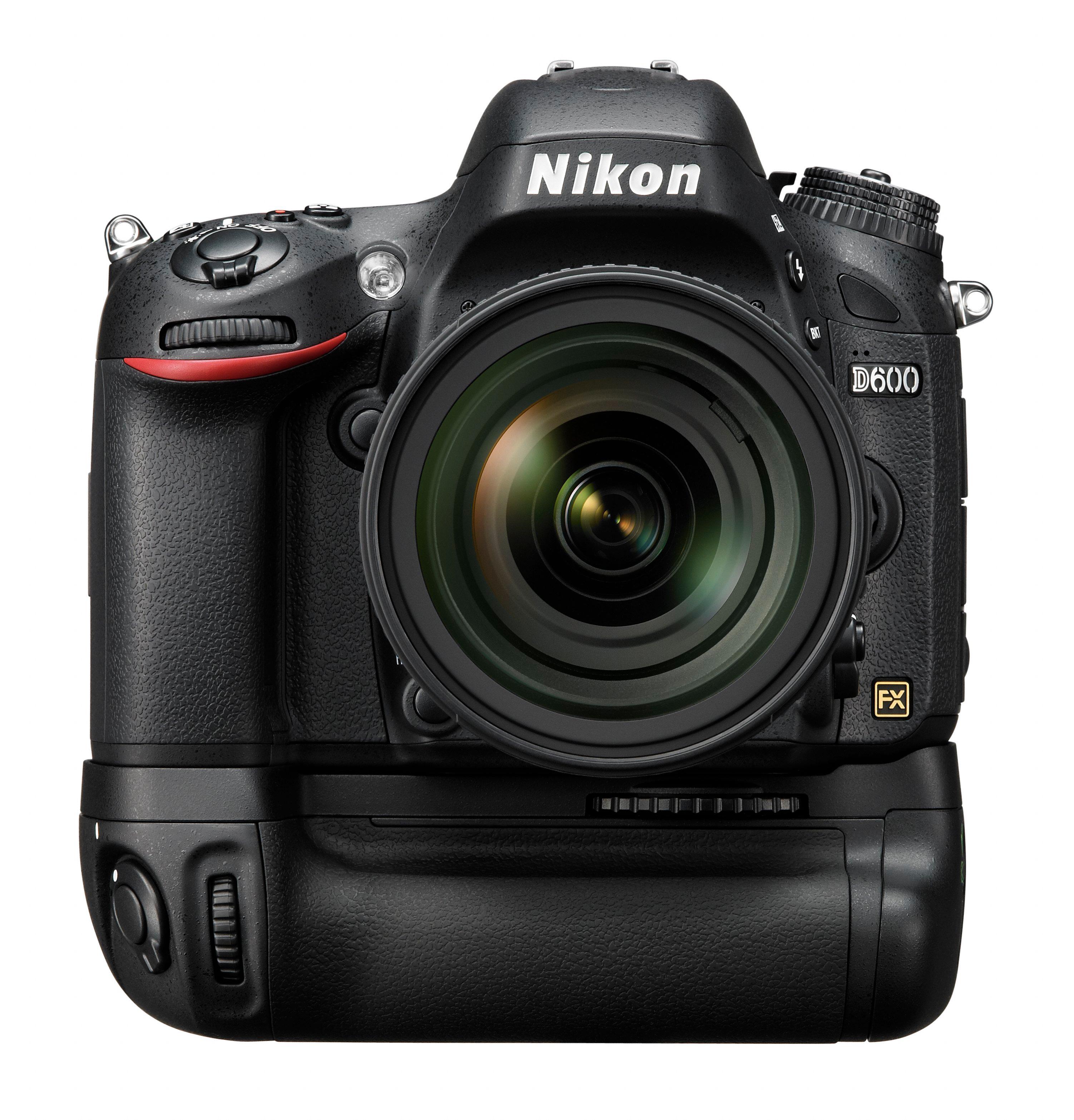 Nikon D600 med batterigrep.