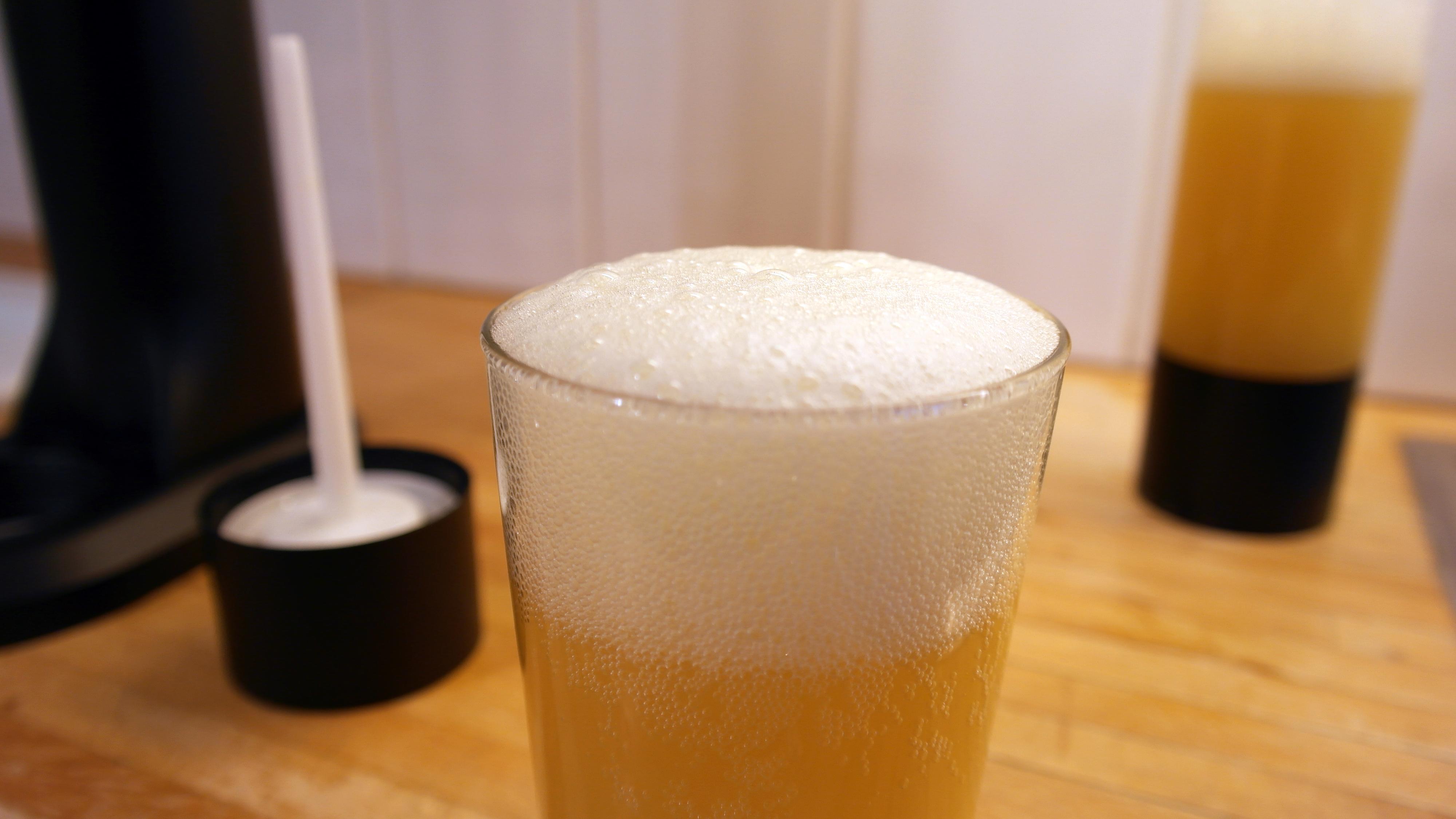Nam nam. Med Nordic Sense kan du karbonere for eksempel tropisk juice.