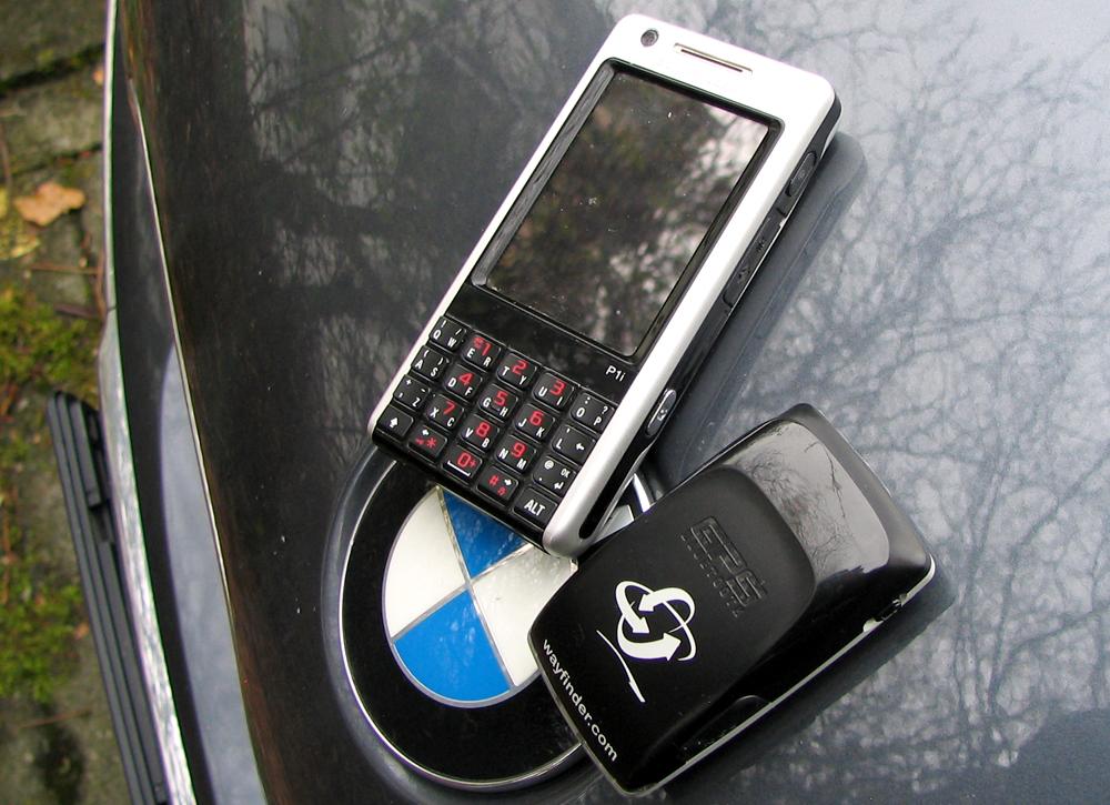 Sony Ericsson P1i leveres med ekstern GPS-mottaker. Det er litt upraktisk.