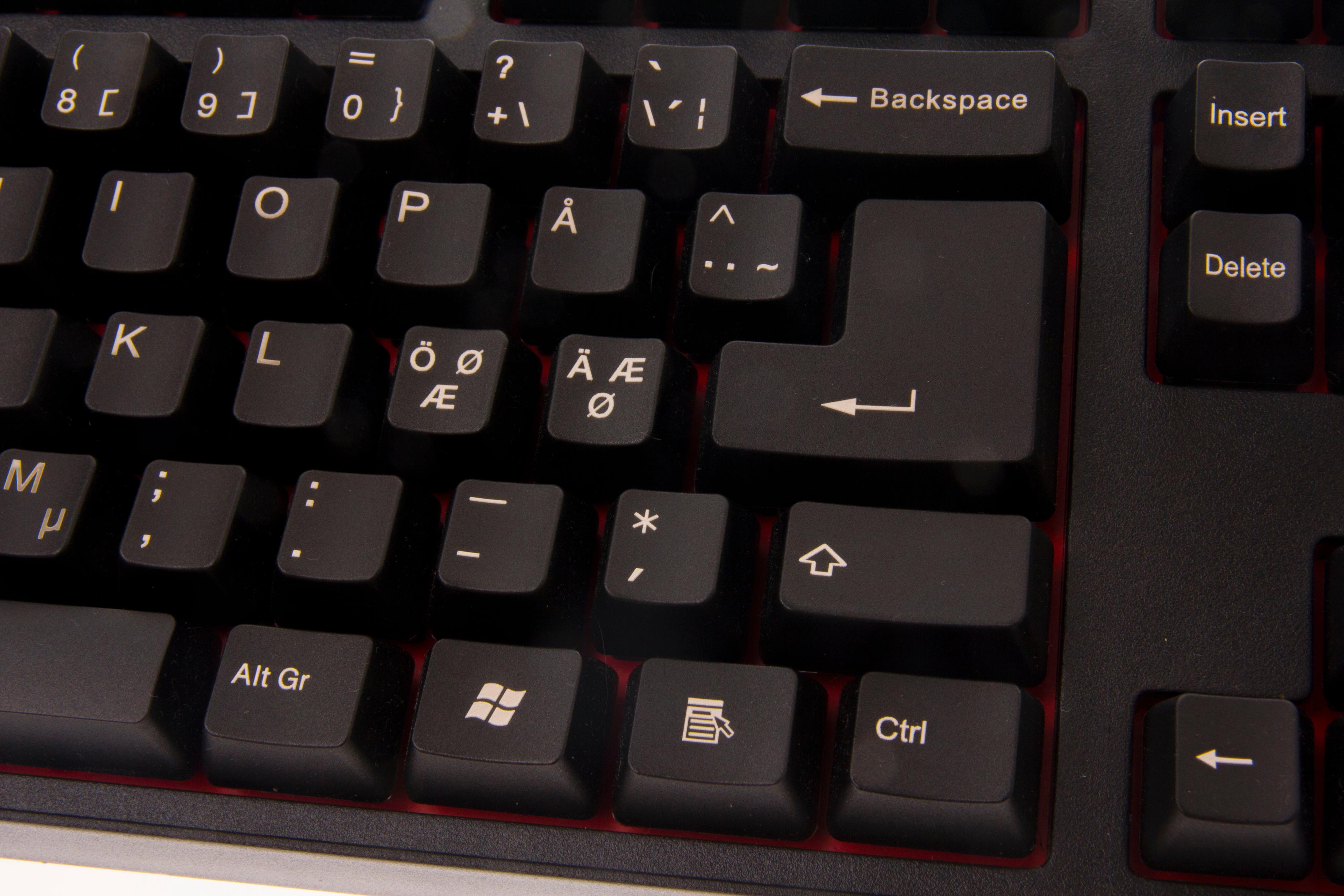 Av en eller annen grunn har Steelseries rokkert om på knappene på høyresiden av tastaturet.Foto: Niklas Plikk, Hardware.no