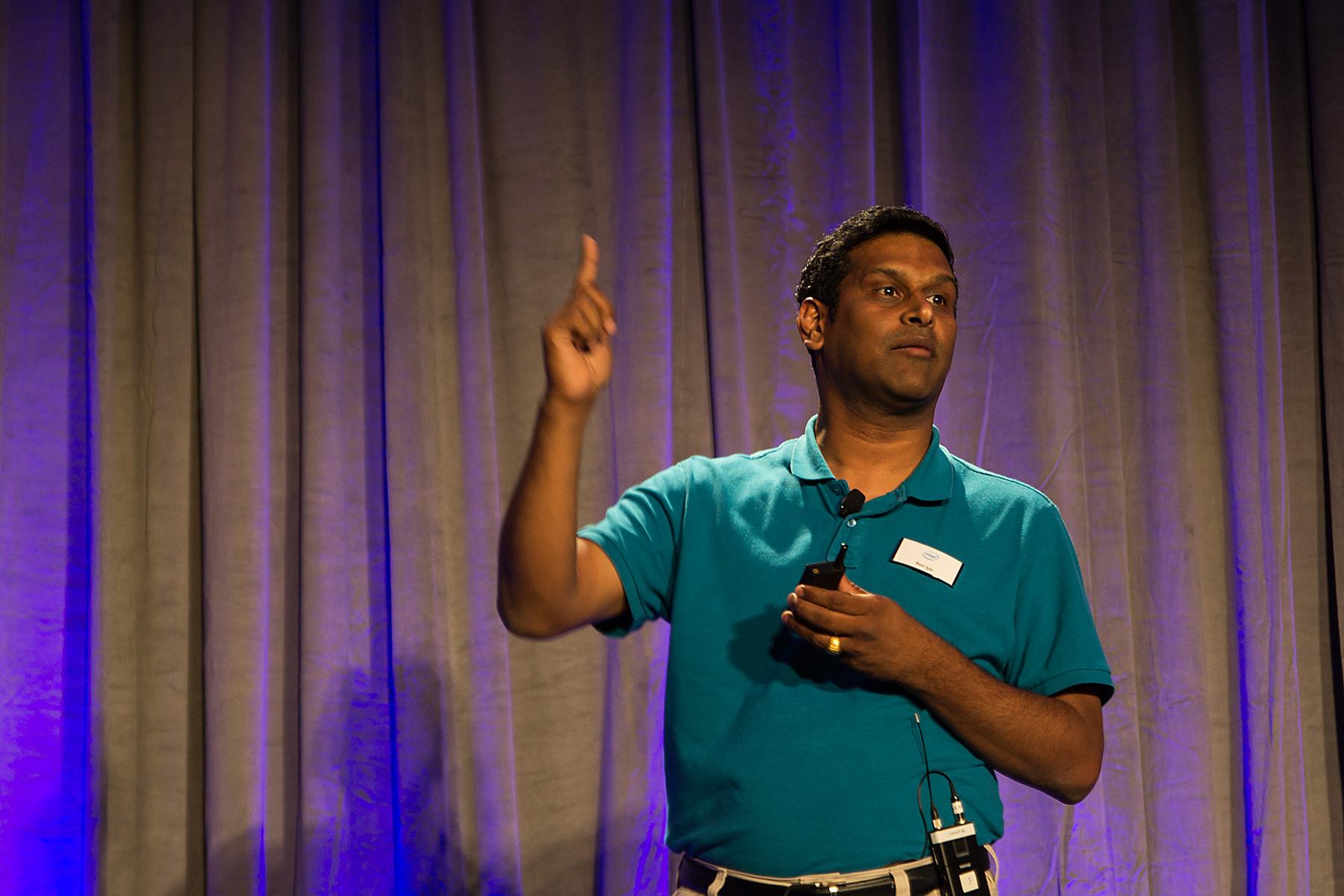 Ravi Iyer, direktør i Intel Labs, ønsker å krympe strømforbruket til et minimum på så mye han kan. Foto: Varg Aamo, Hardware.no