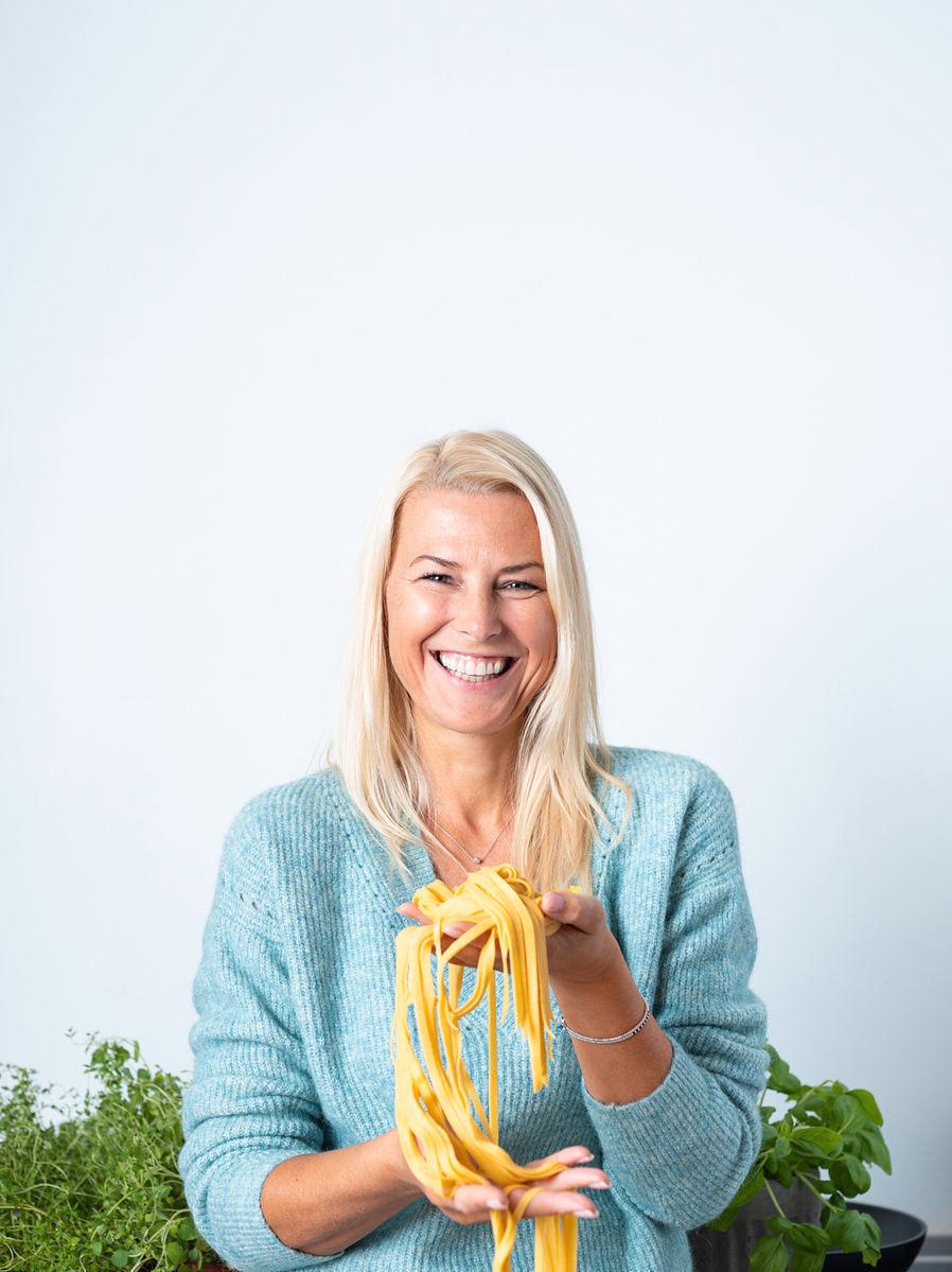 IKKE BARE PASTA: Vibeke Klemetsen mener at pasta kan være mye mer enn fete sauser. Foto: Mats Dreyer