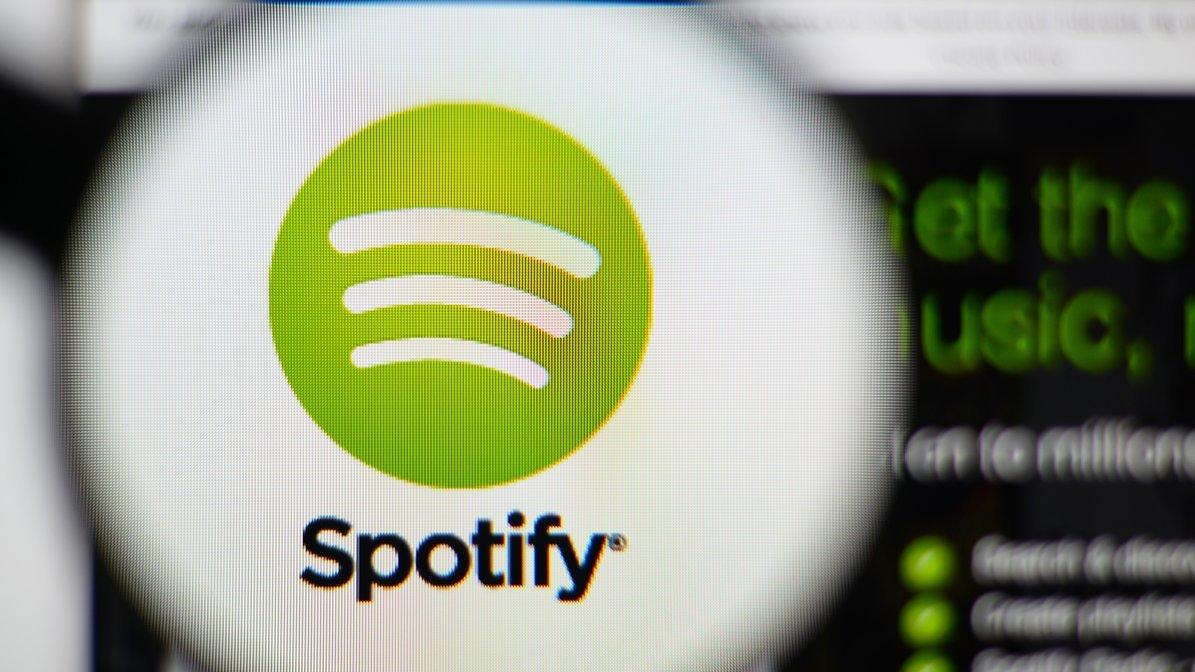 Erkekonkurrenten Spotify ligger ennå langt foran Apple Music, men har god grunn til å være bekymret i tiden fremover. Bilde: Gil C/Shutterstock.com