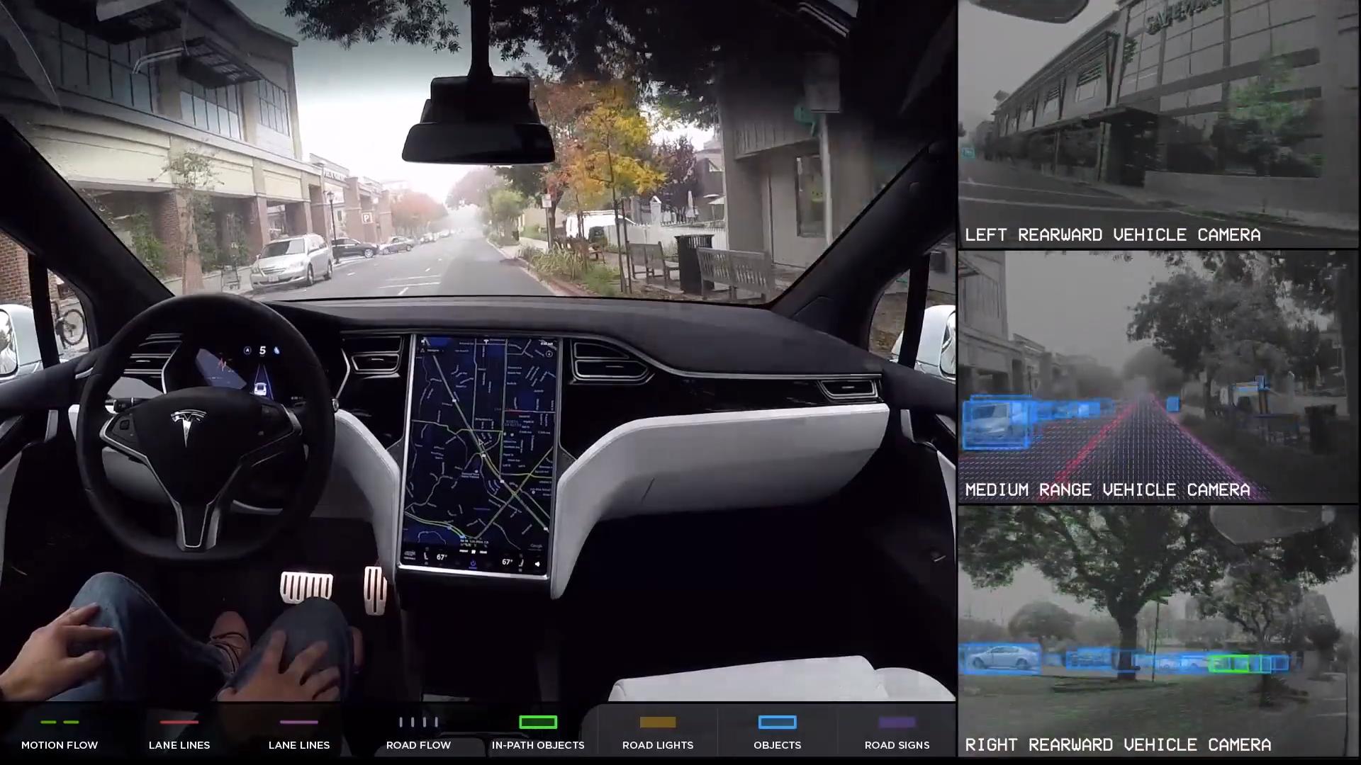 Tesla saksøkes for forsinkede Autopilot-funksjoner