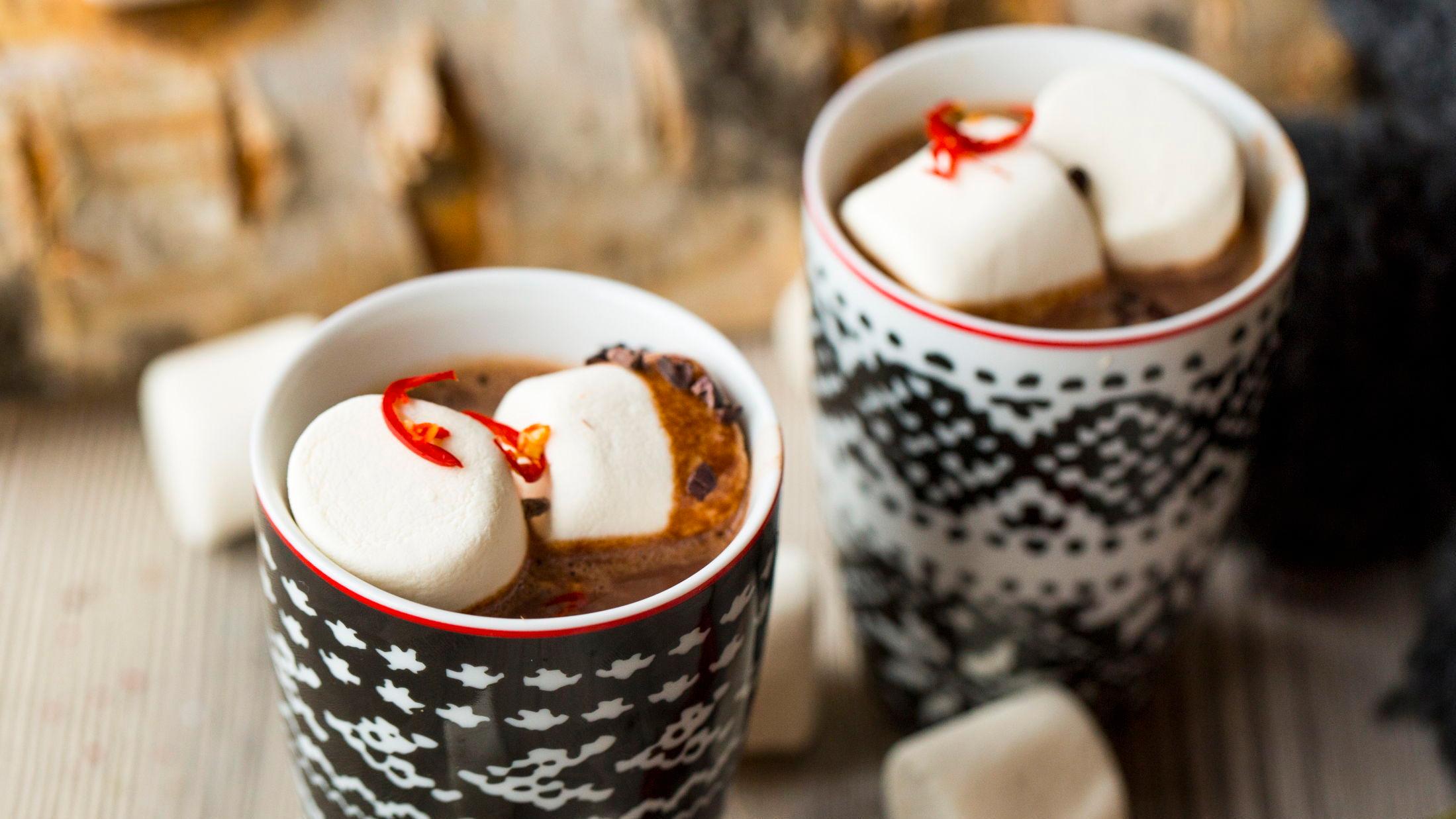 VINTERGODT: Varm sjokolade med marshmallows og chili piffer opp en kald vinterdag. Foto: Sara Johannessen/VG