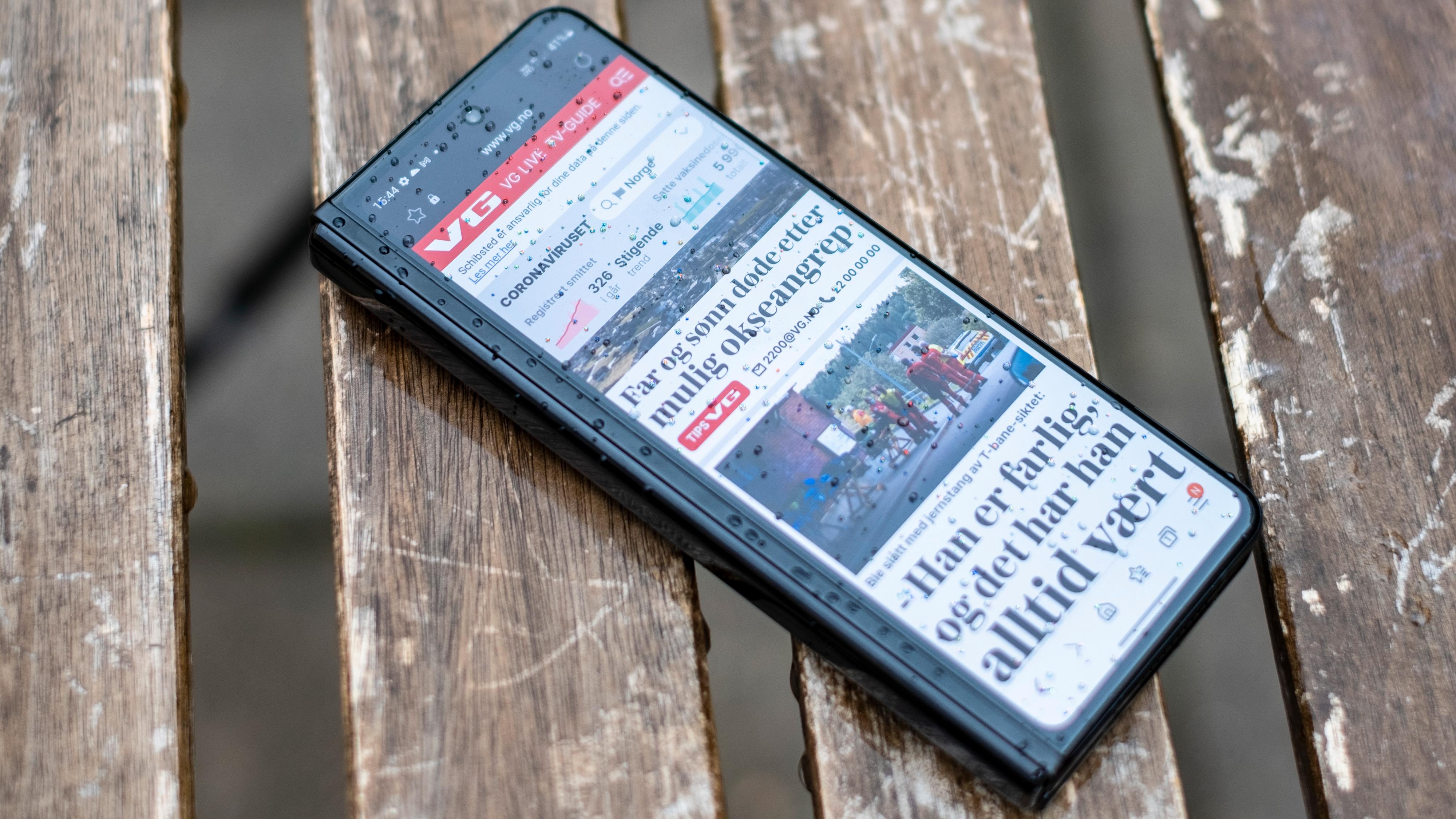 Det er ingen tvil om at Galaxy Z Fold 3 er en god telefon. Men er den god nok til å veie opp for å være så stor og tung som den er? Sannsynligvis er Galaxy Z Flip 3 et bedre brette-alternativ for folk flest.