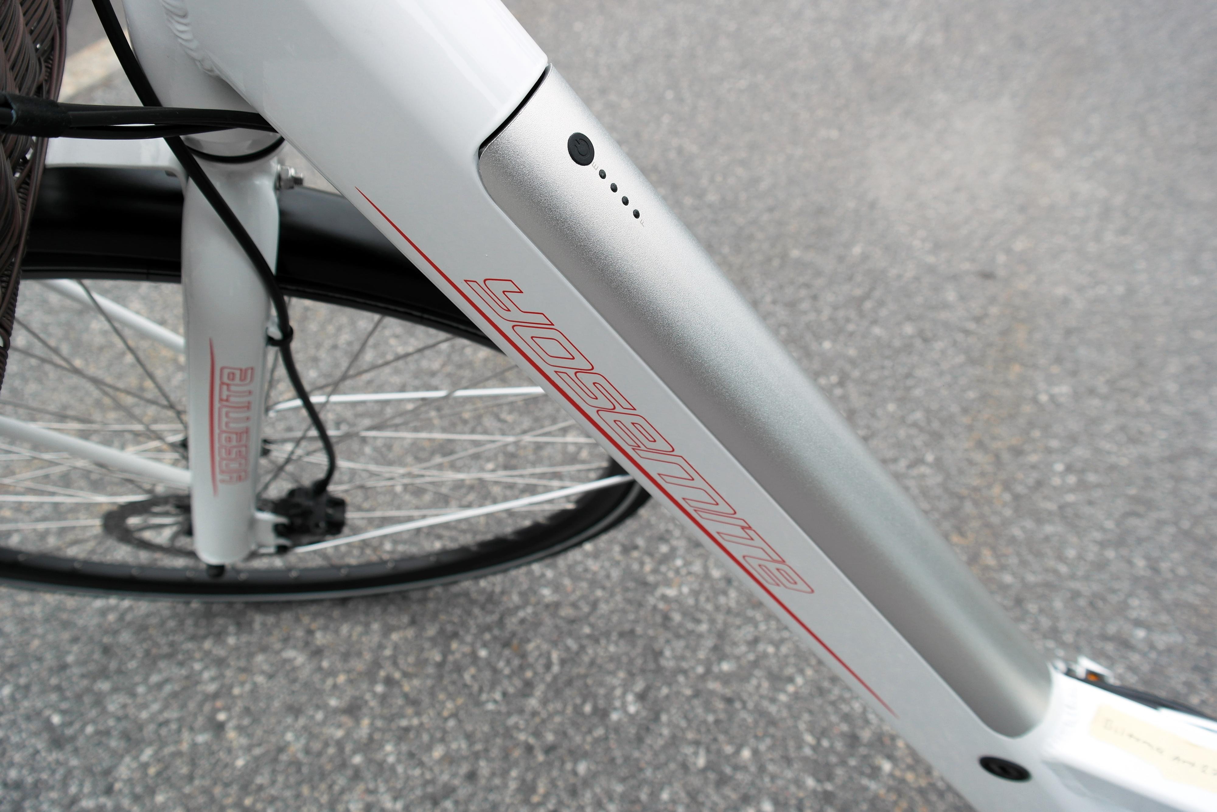 Biltema-sykkelen har batteriet integrert i ramma. Det gir litt mindre typisk elsykkel-preg.
