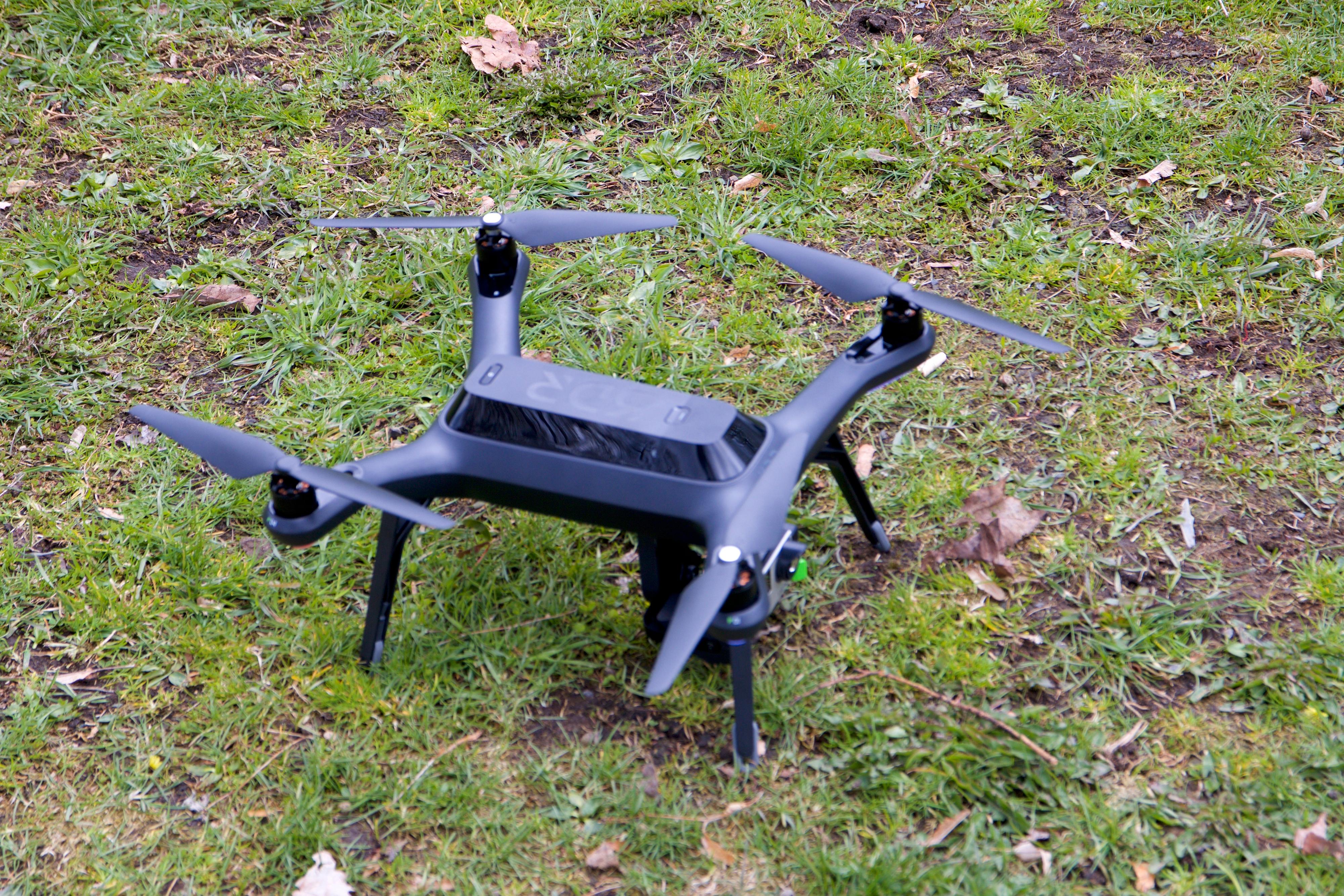 Dronen er enkelt utført i plast av den litt tøffere typen – ABS-plast, ifølge 3DR.