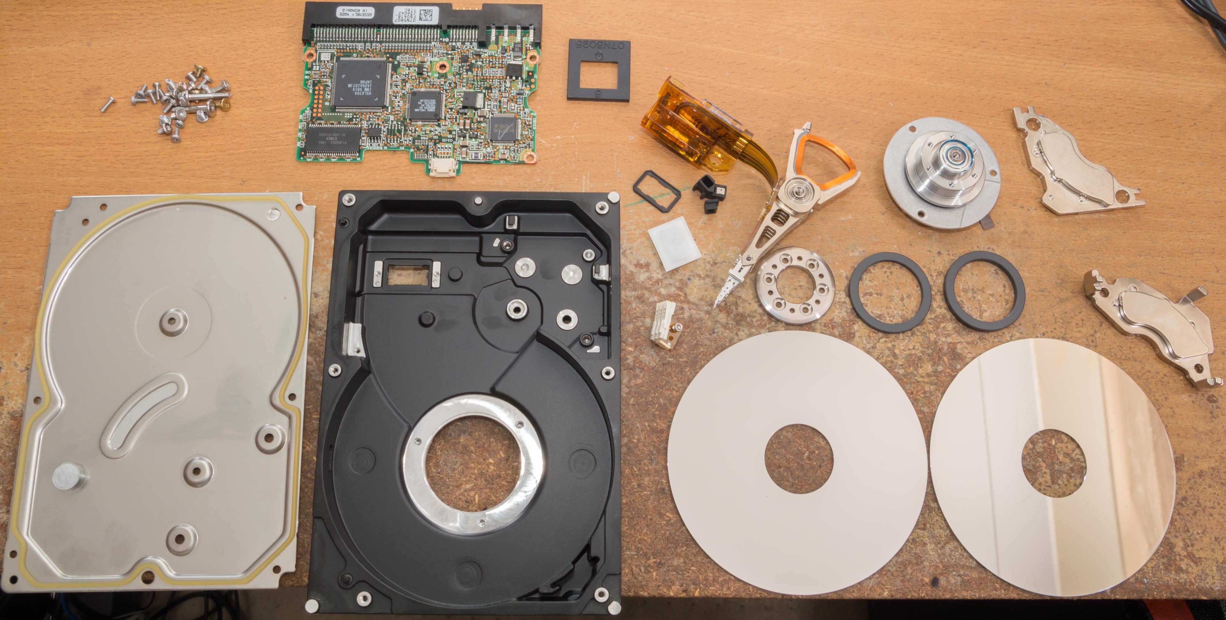 Problemet er at en harddisk er mer enn summen av alle delene.Foto: Gough Lui