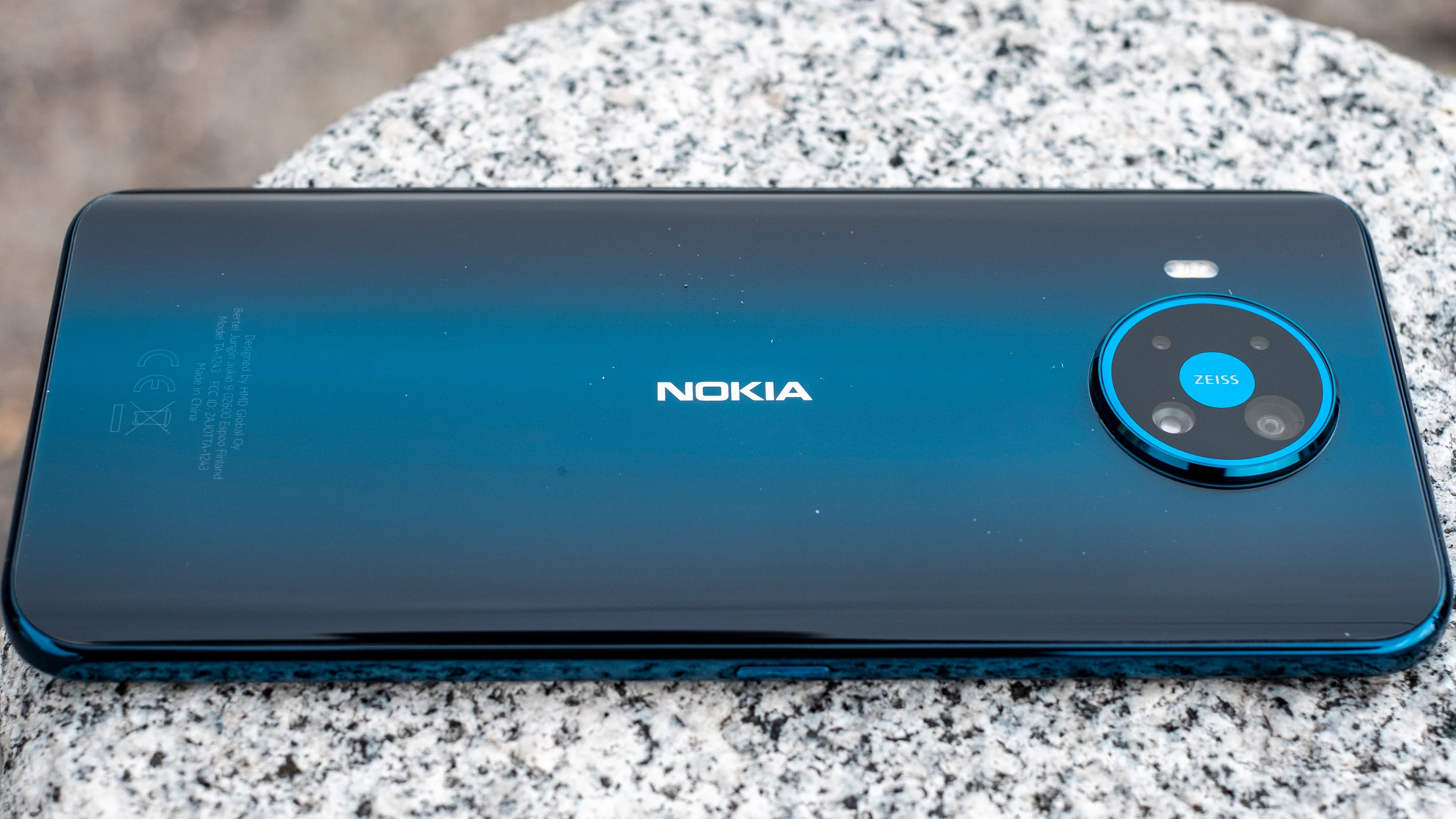 Nokia 8.3s konkurrenter koster fire-fem tusenlapper - ikke syv-åtte, som denne telefonen koster. Men i det minste får du en bakside av glass her, der de rimeligere mobilene byr på plast. Men ellers har du alt å vinne på å gå ned i pris fra 8.3, eller kjøpe noe annet rundt 8.000 kroner. 