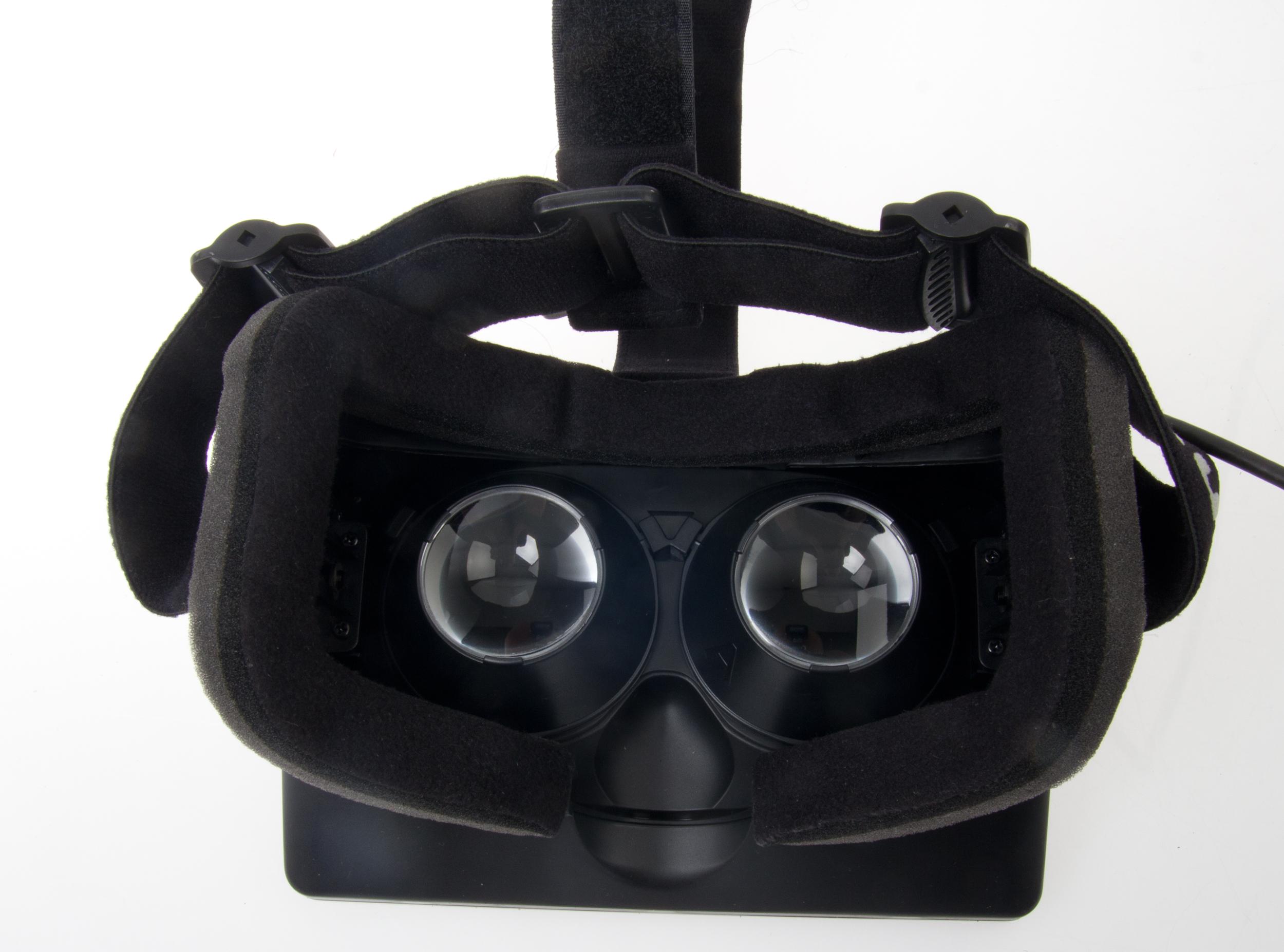 Linsene inni Oculus VR kan skiftes ut, som er til stor hjelp for nærsynte.Foto: Rolf B. Wegner, Hardware.no
