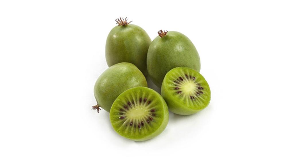 SUPERSØT: Kiwibær er som en bitte liten kiwi. 