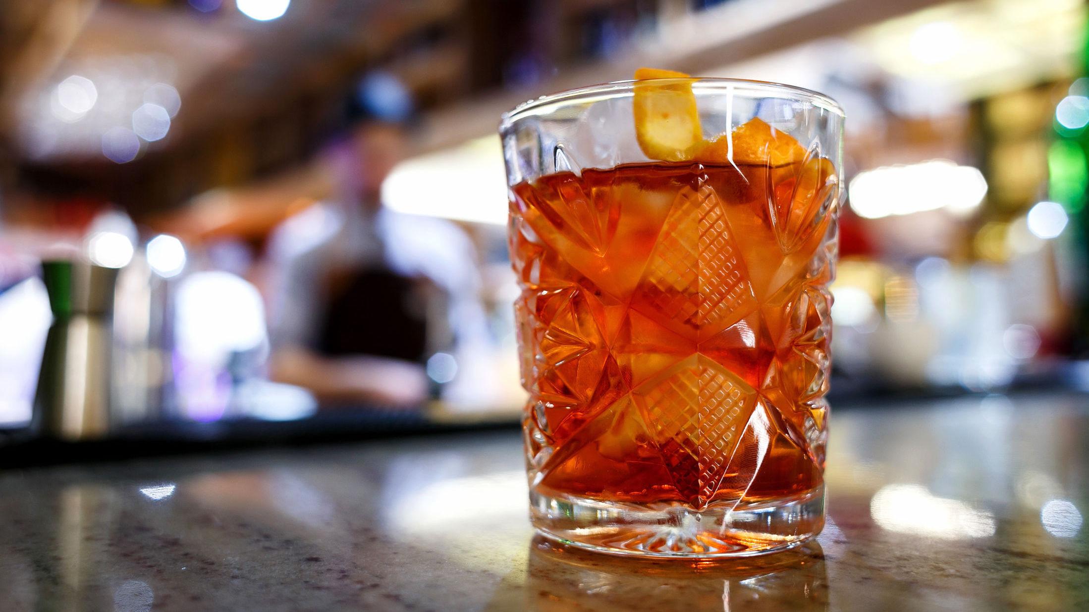 KLASSIKERE: Det er mange klassikere på mest solgte-listen til Drinks International, deriblant Negroni. Foto: Shutterstock