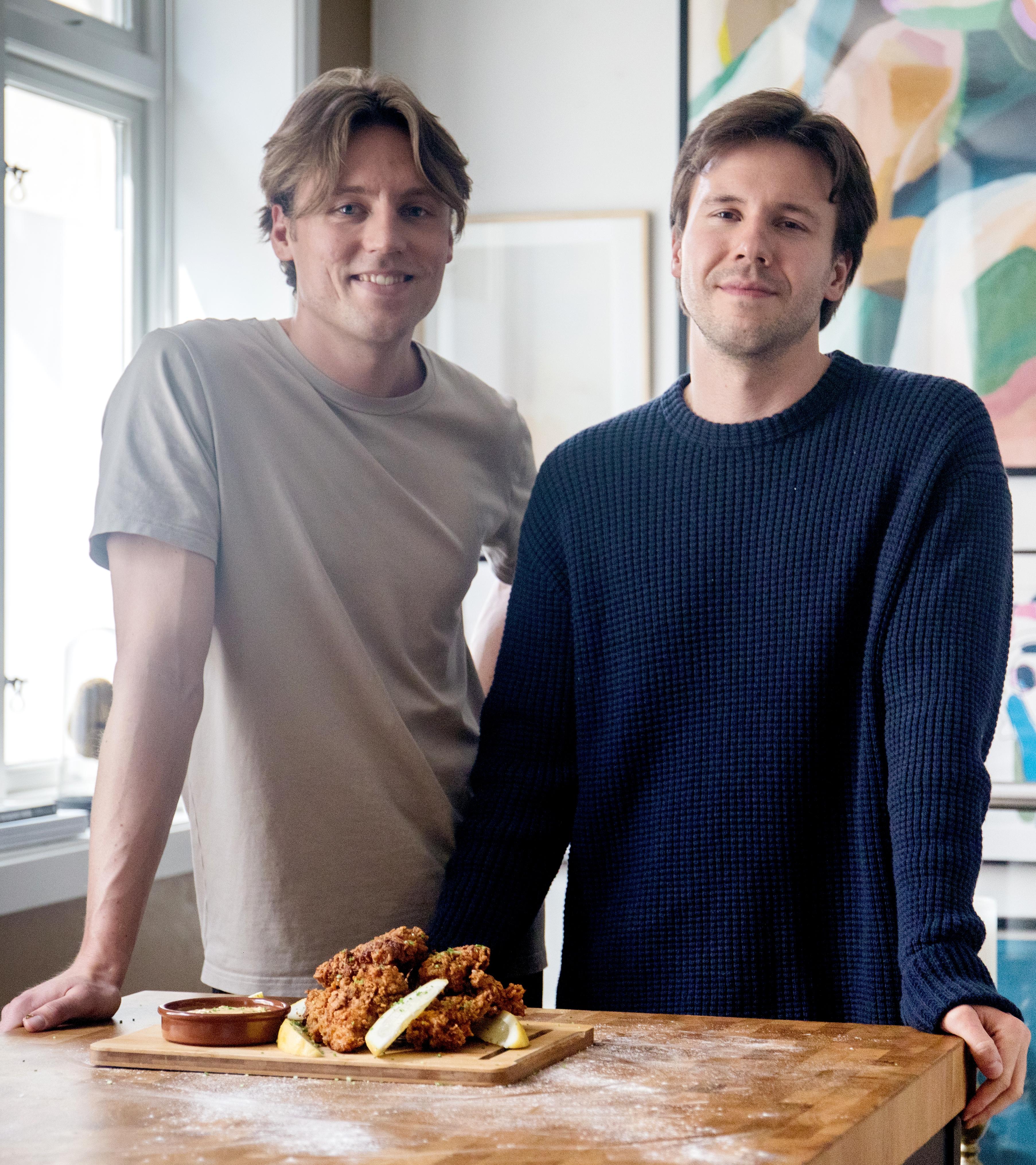 SULTENT PAR: Magnus og Ole, også kjent som Sultne gutter, har nylig gitt ut sin andre kokebok.