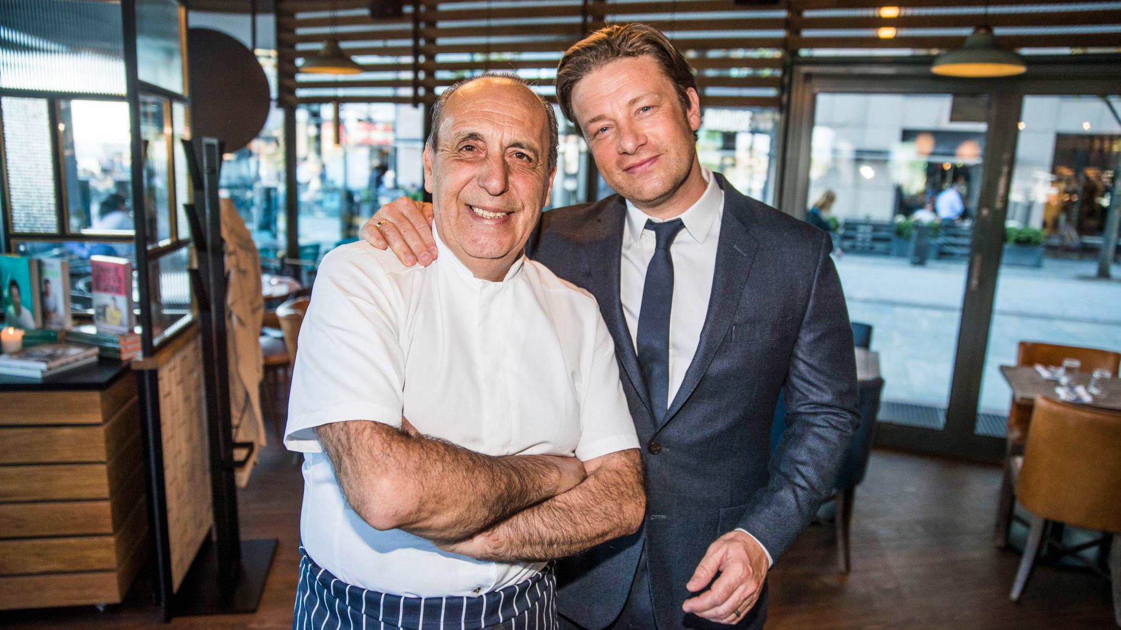 SAMARBEIDSPARTNERE: Gennaro Contaldo og Jamie Oliver har jobbet sammen siden Oliver var 15 år gammel. Foto: Frode Hansen/VG