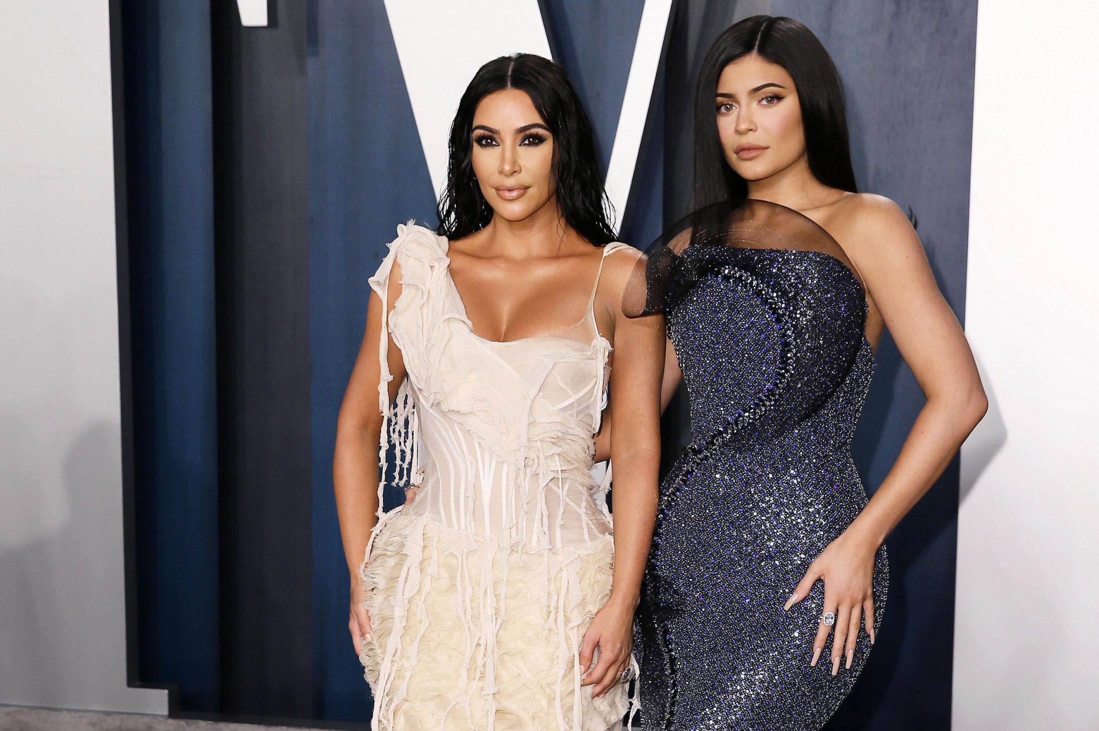 STÅR FOR REKORDER: Kim Kardashian og Kylie Jenner har hatt flere Instagram-rekorder i appens levetid. Foto: Danny Moloshok/Reuters.